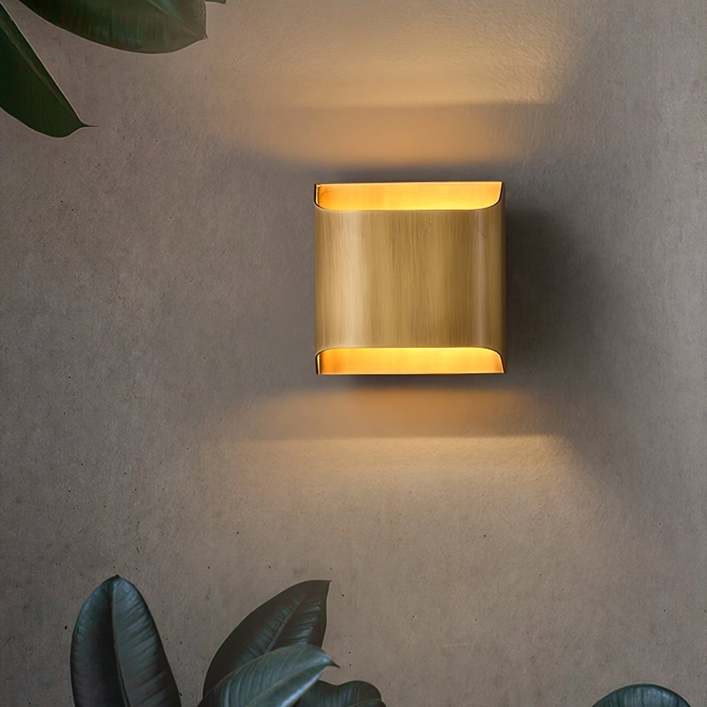 Tiko Wall Light