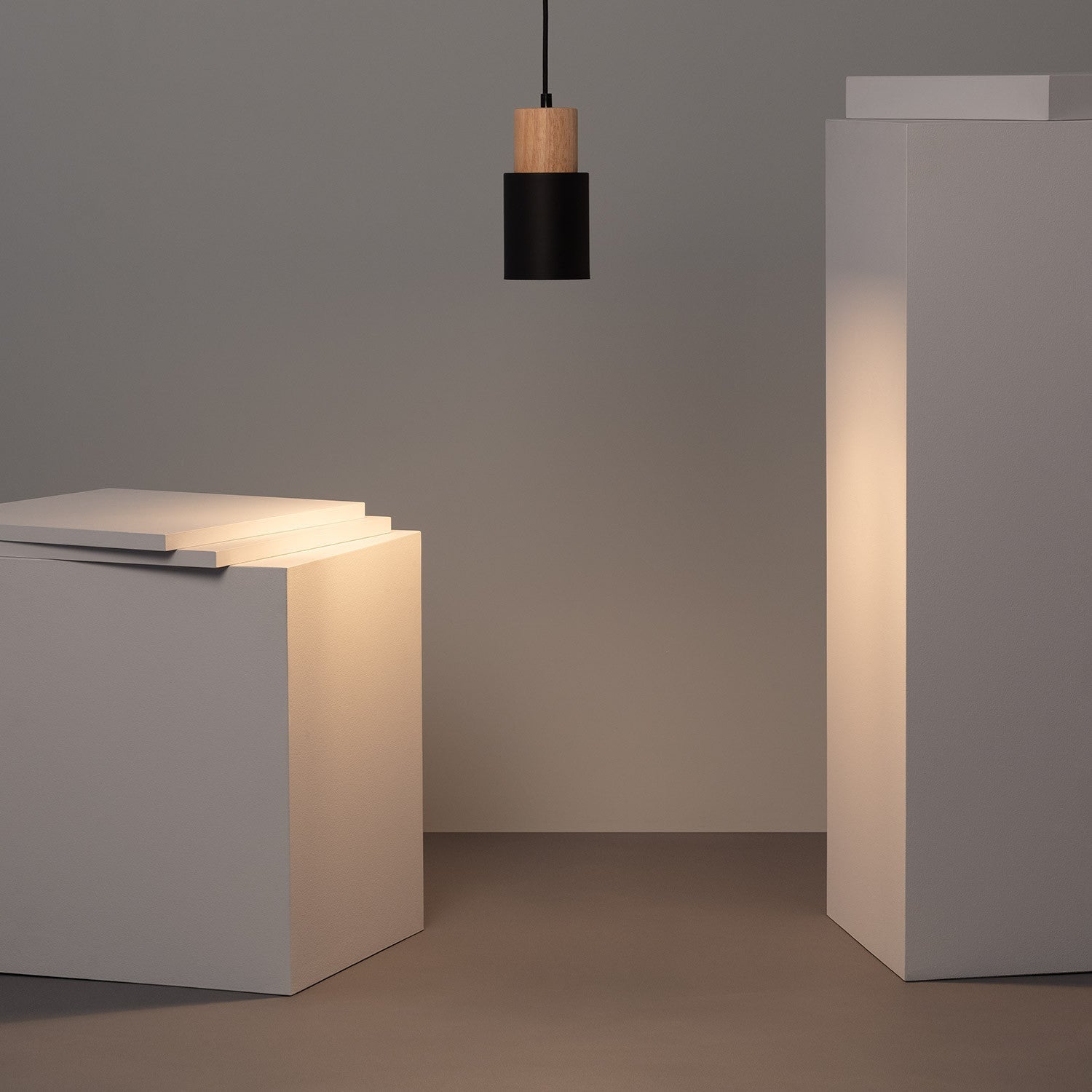 Kelmos Cylindrical Pendant Light
