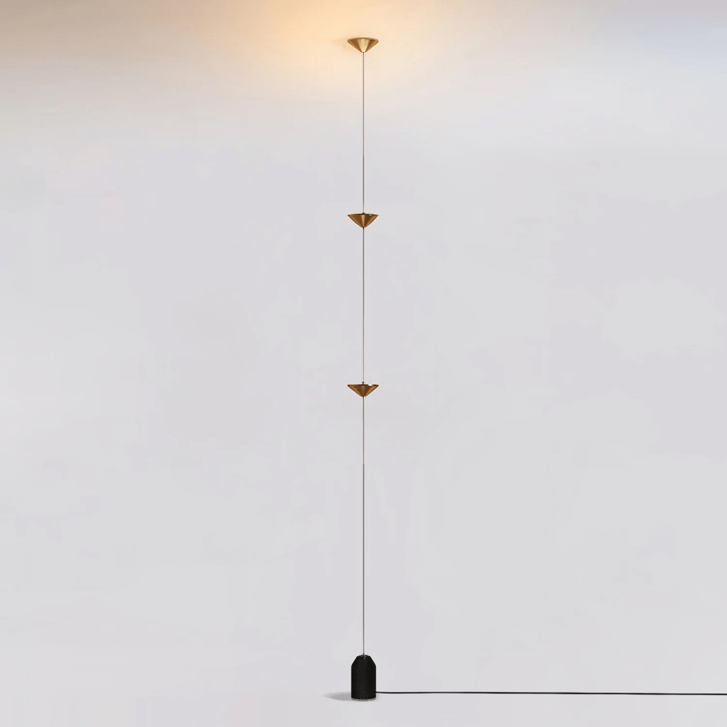 Alirya Cone Floor To Ceiling Lamp