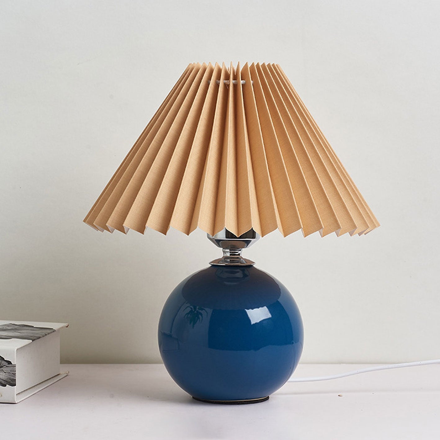 Arsellea Vintage Table Lamp