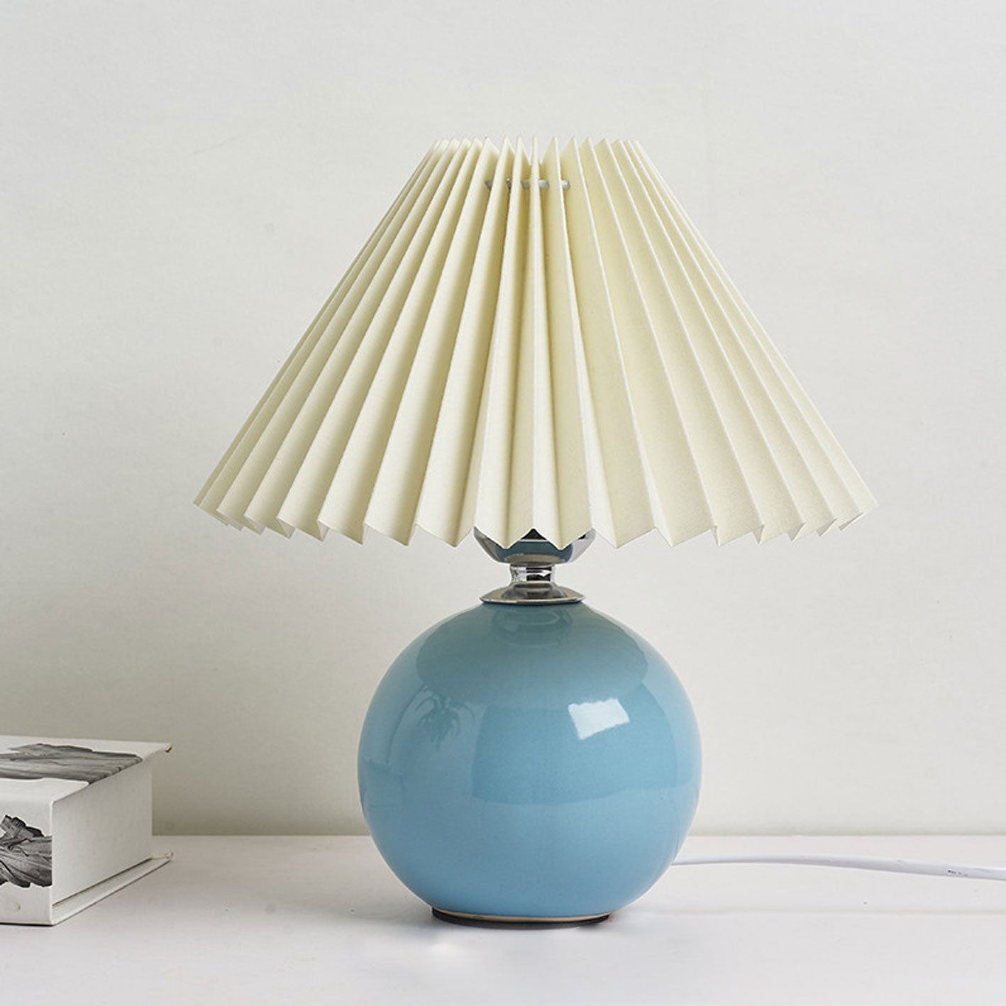Arsellea Vintage Table Lamp
