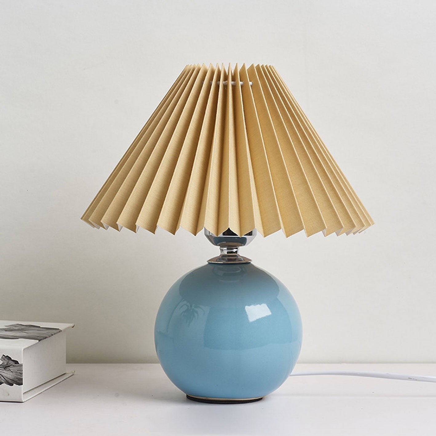Arsellea Vintage Table Lamp