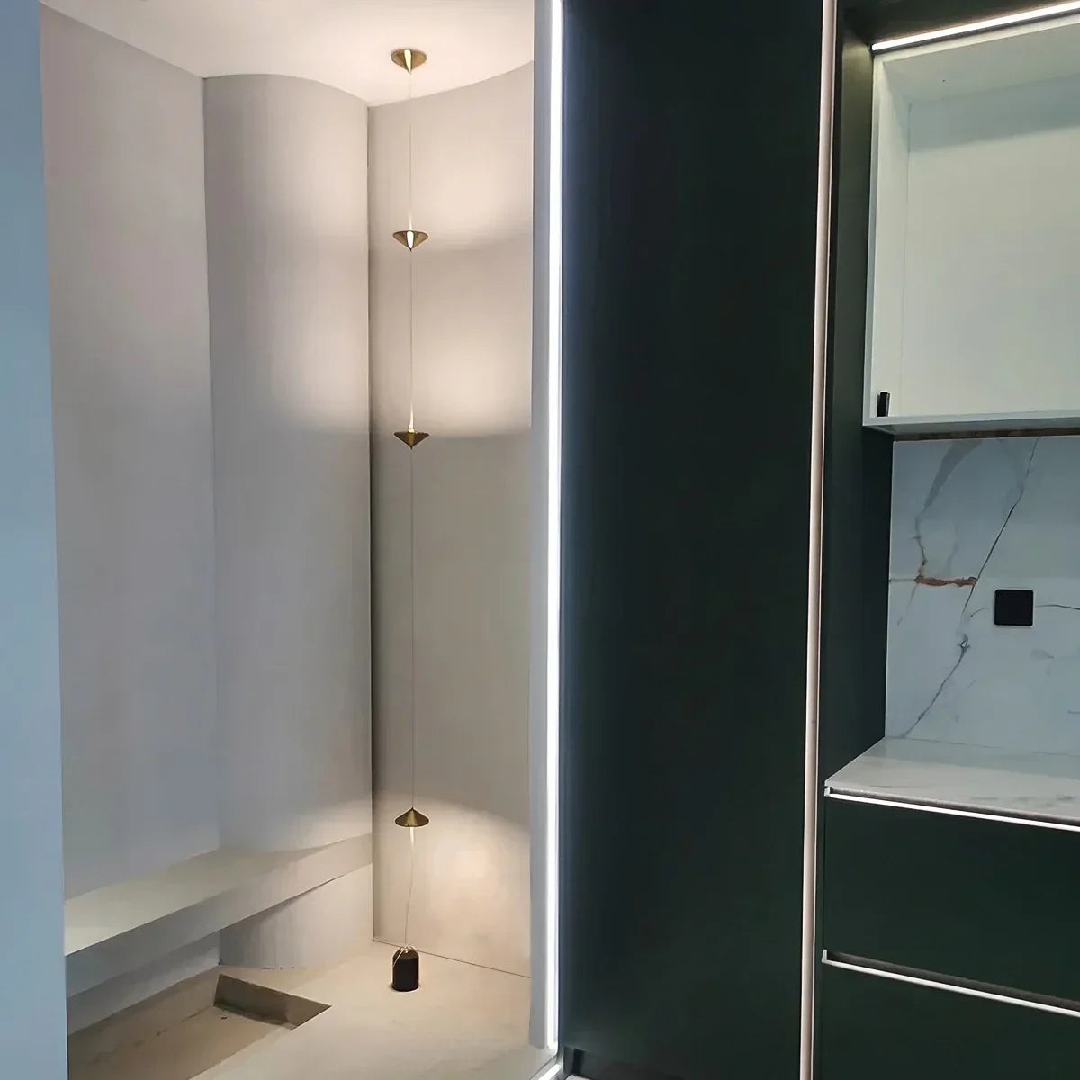 Orivell Floor to Ceiling Light