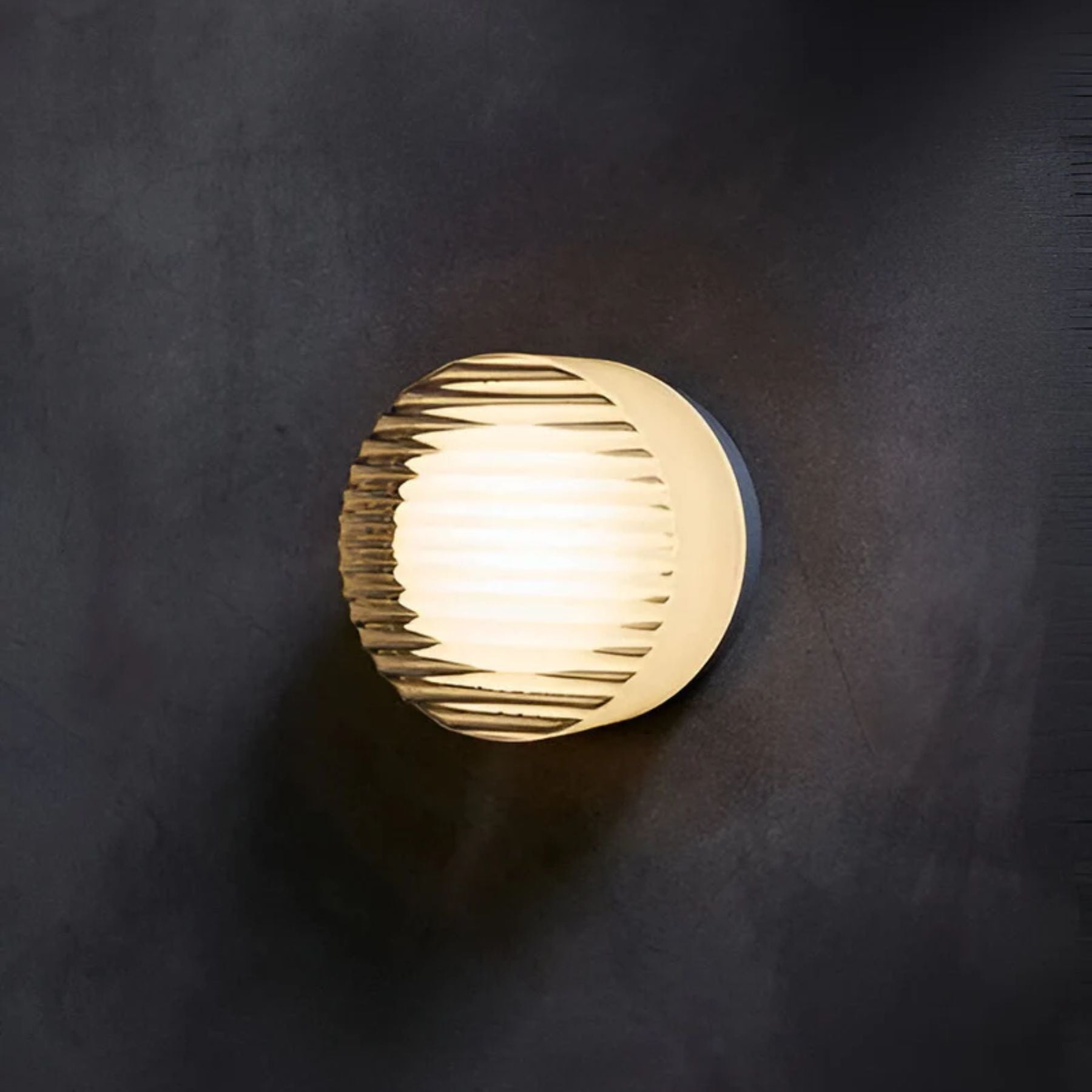 Rikon Wall Light
