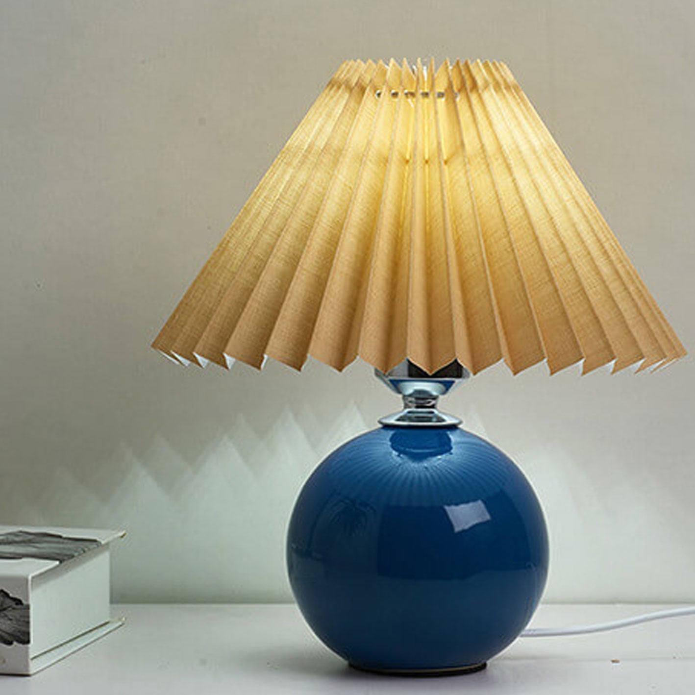 Arsellea Vintage Table Lamp