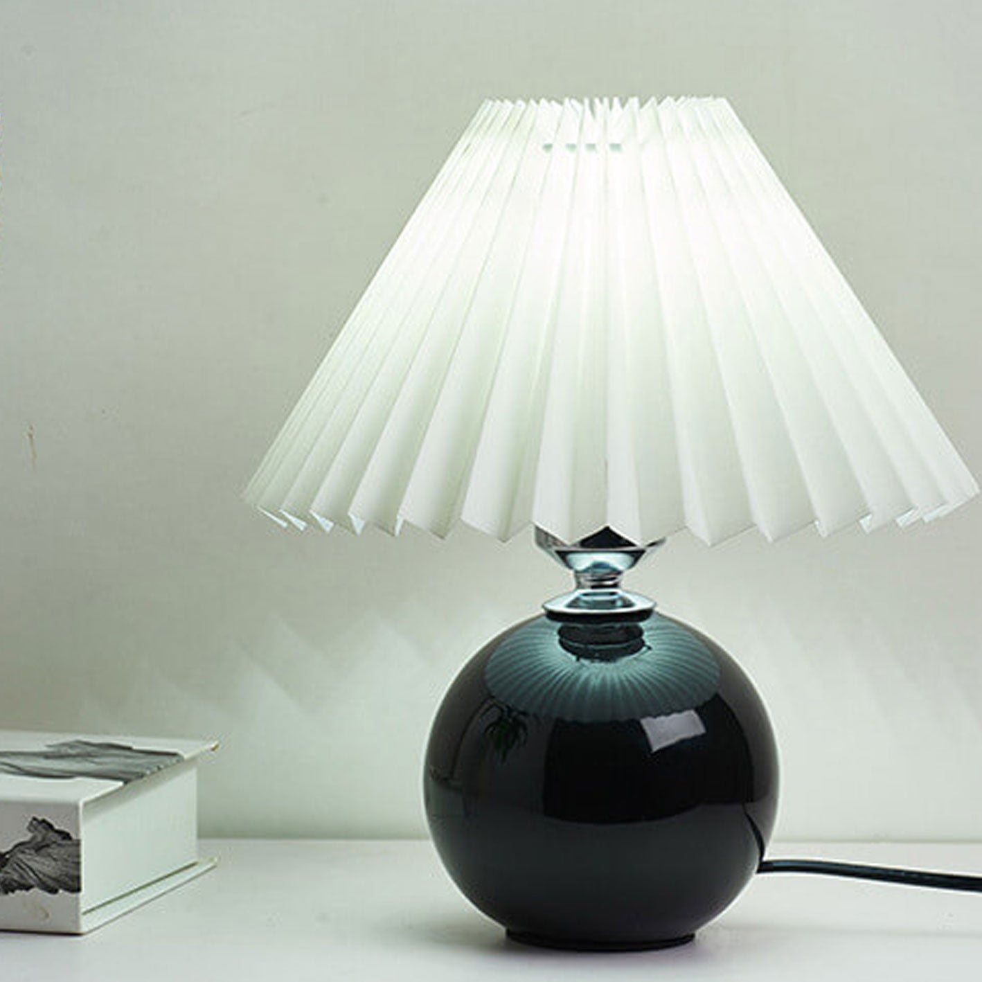 Arsellea Vintage Table Lamp