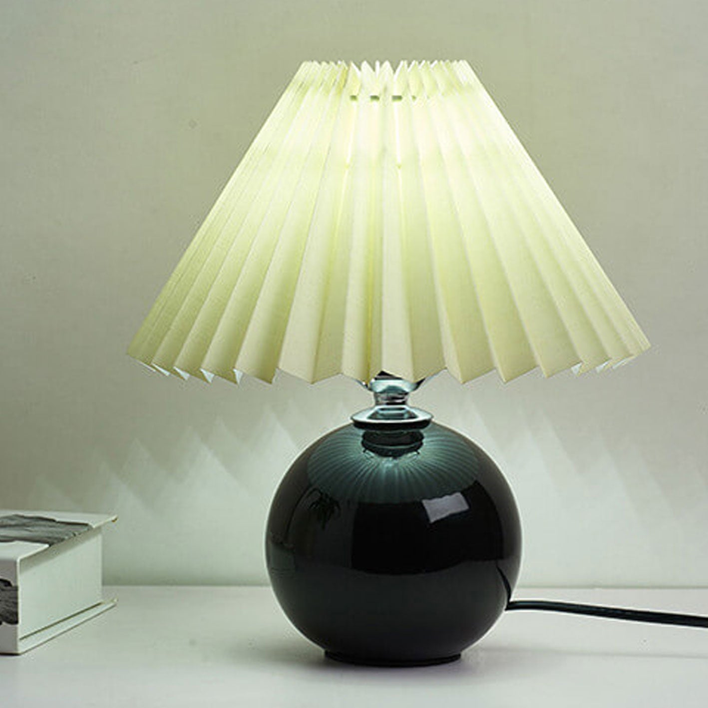 Arsellea Vintage Table Lamp