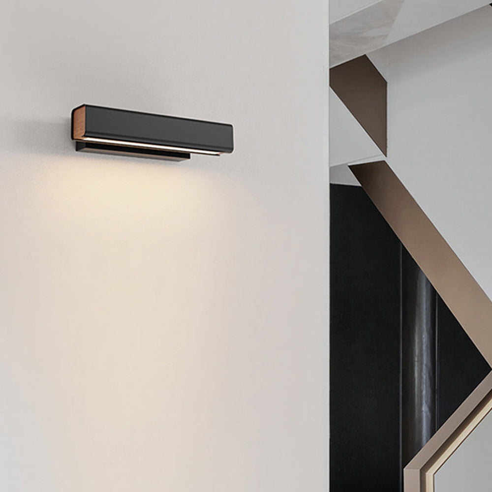 Curnas Wall Light