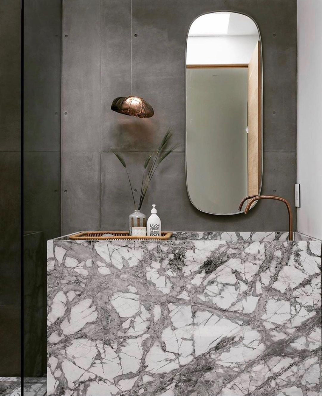 Fabel Sculptural Pendant Light