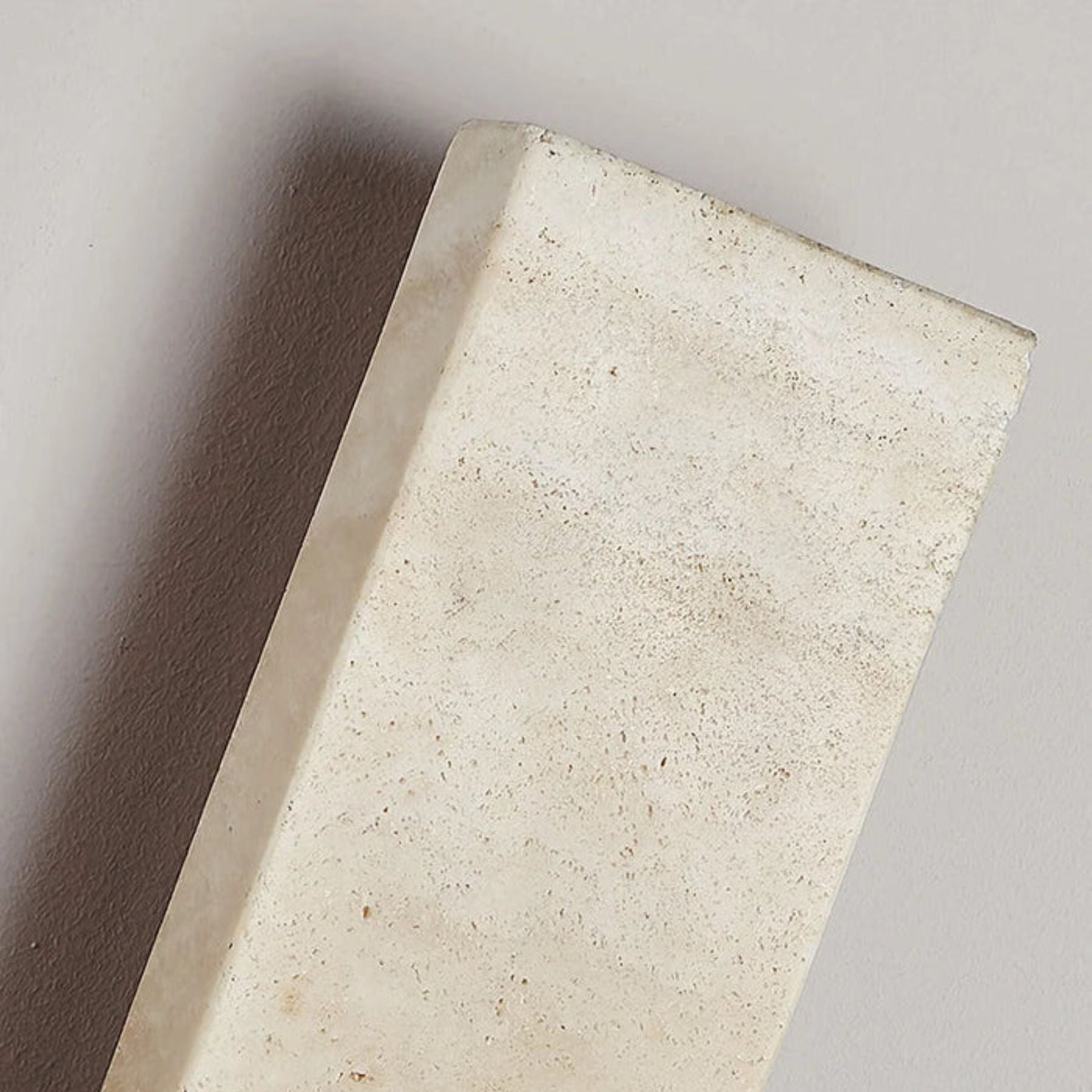 Veliroy Wall Light