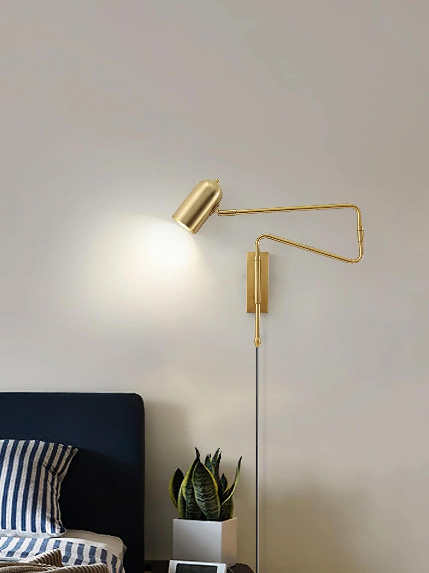 Belonix Adjustable Wall Light