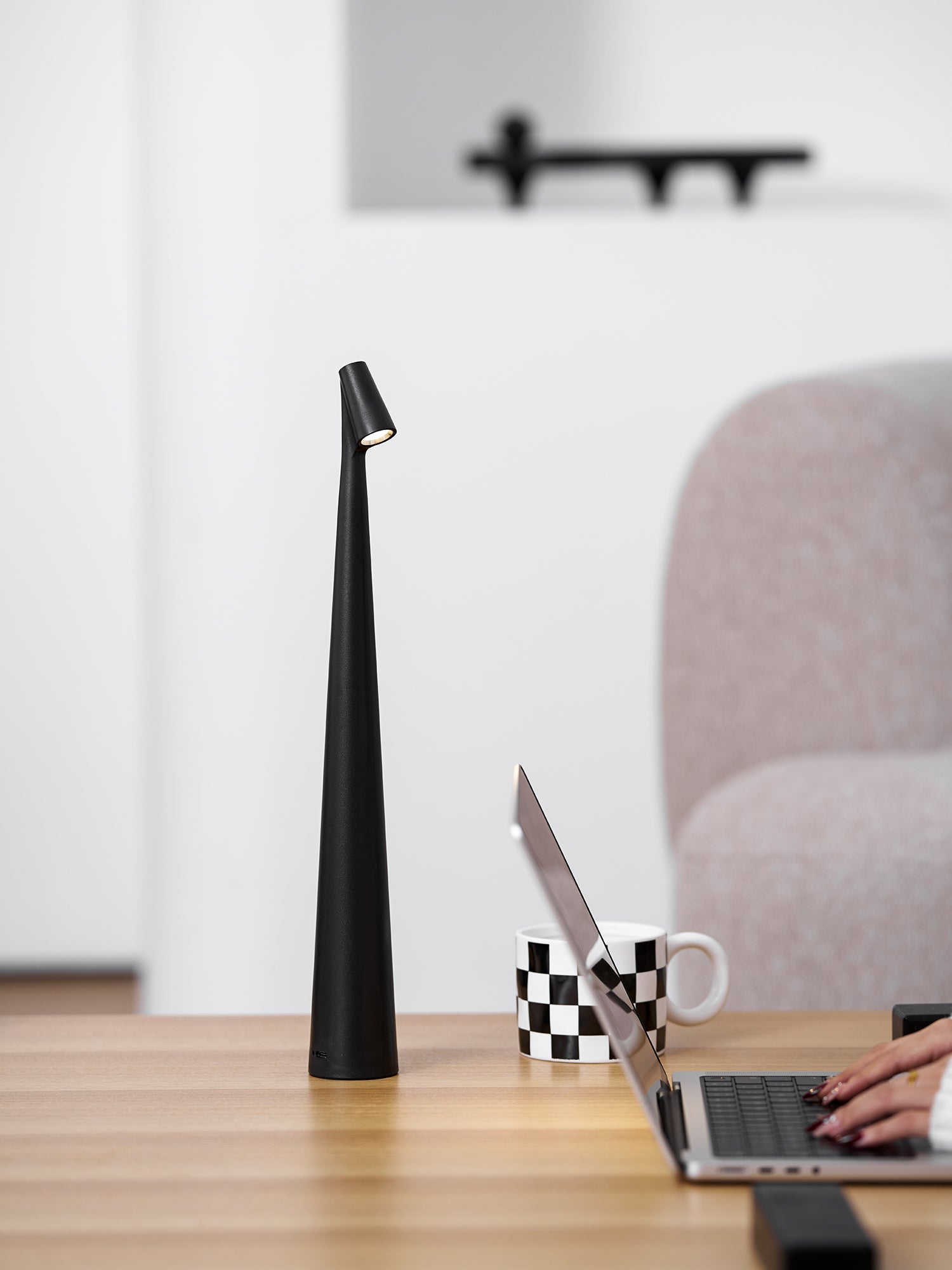 Avaro Table Lamp