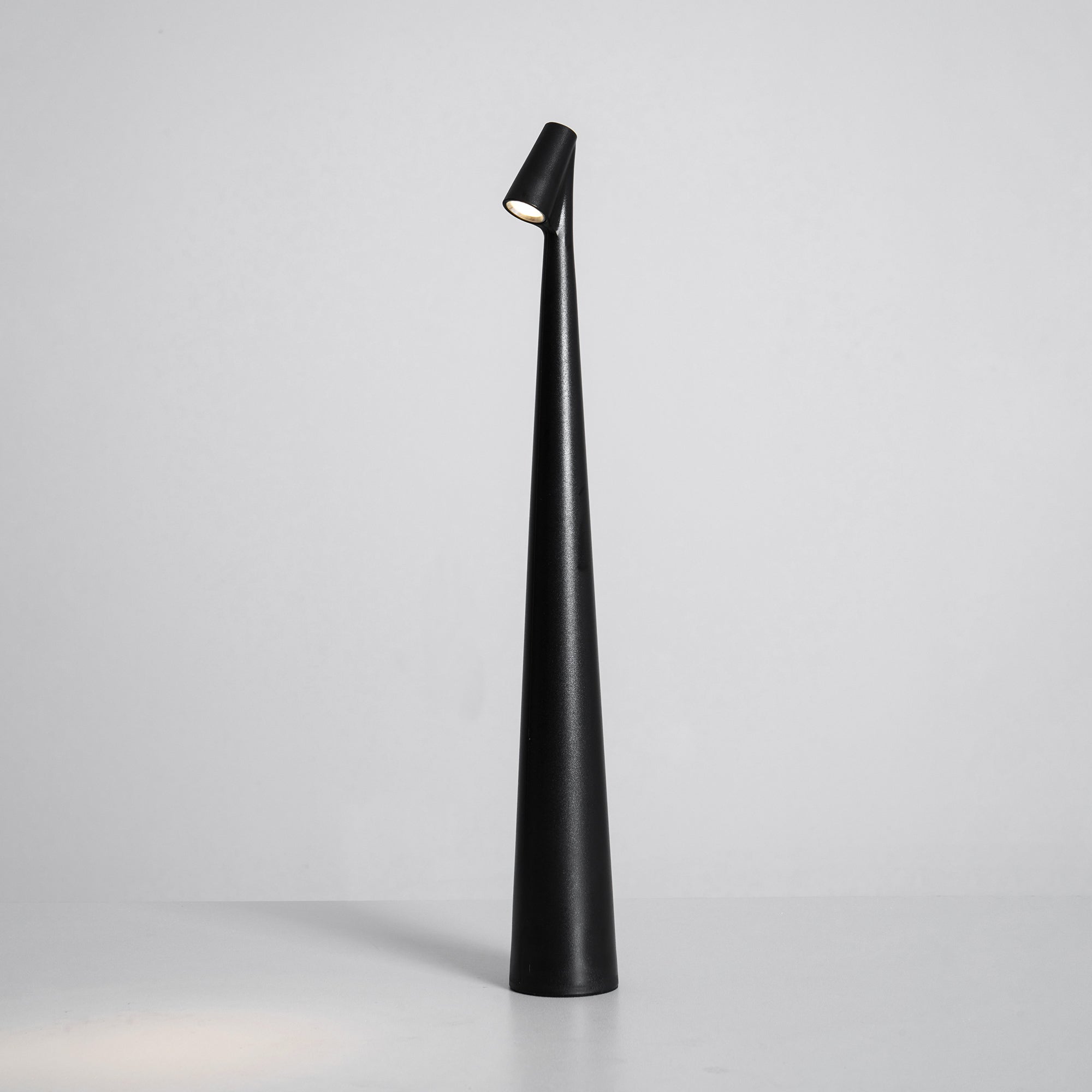 Avaro Table Lamp