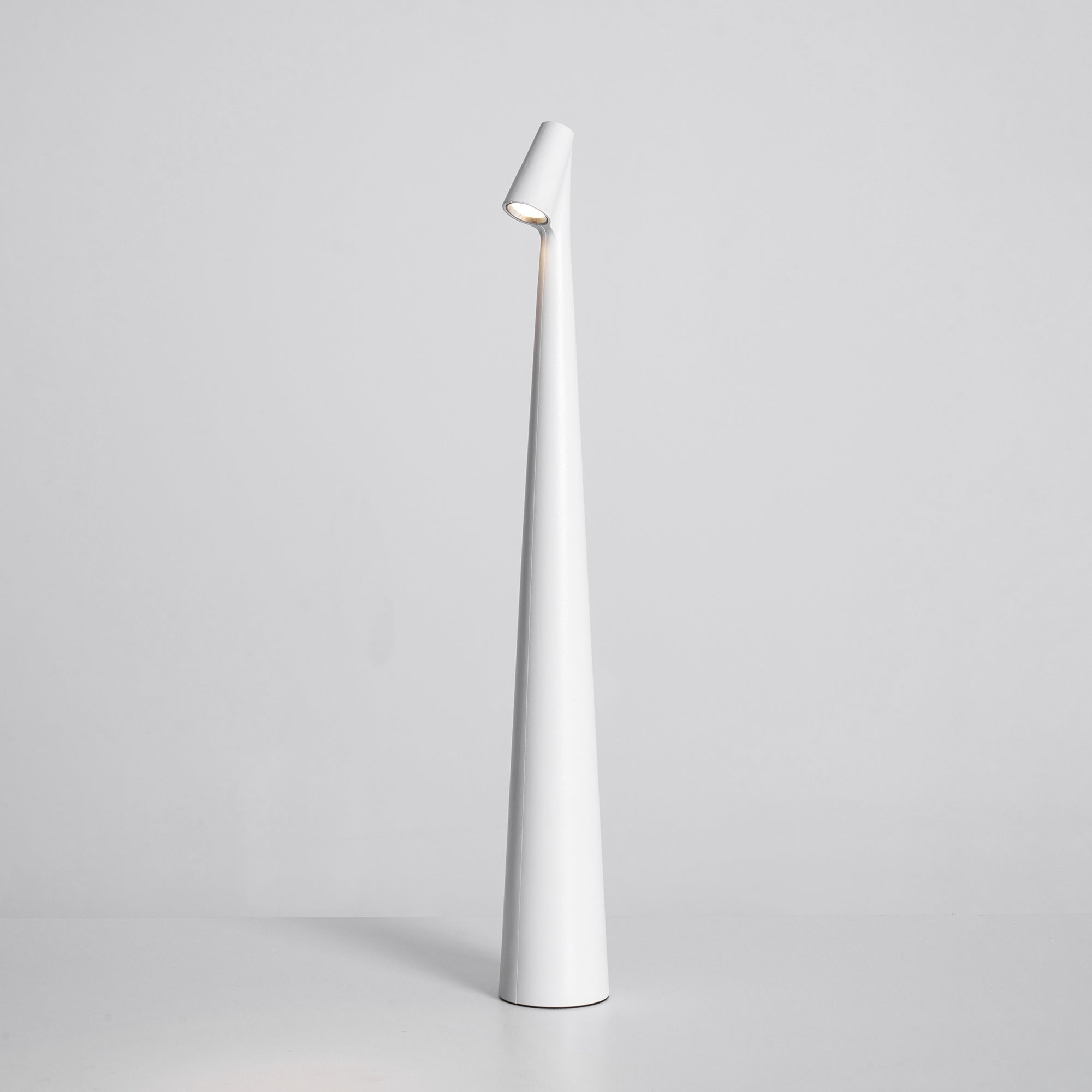 Avaro Table Lamp