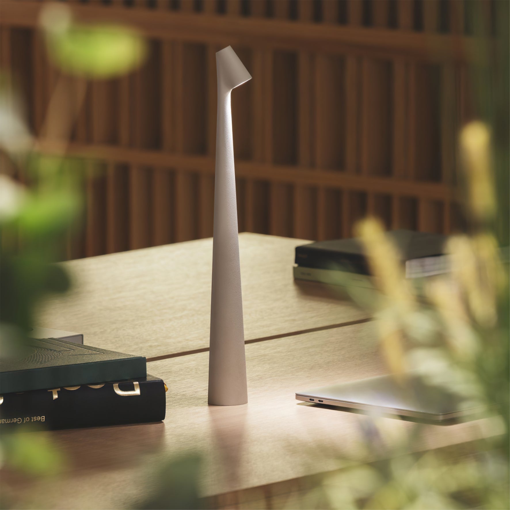 Avaro Table Lamp