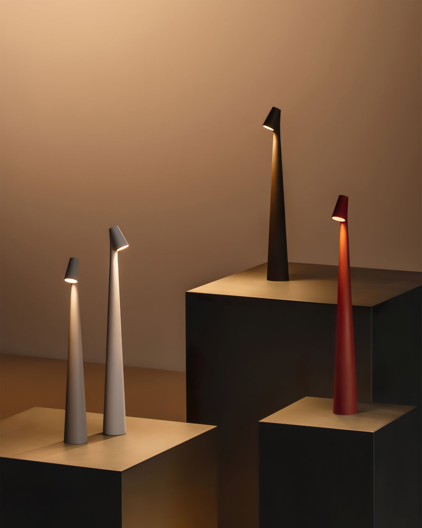Avaro Table Lamp