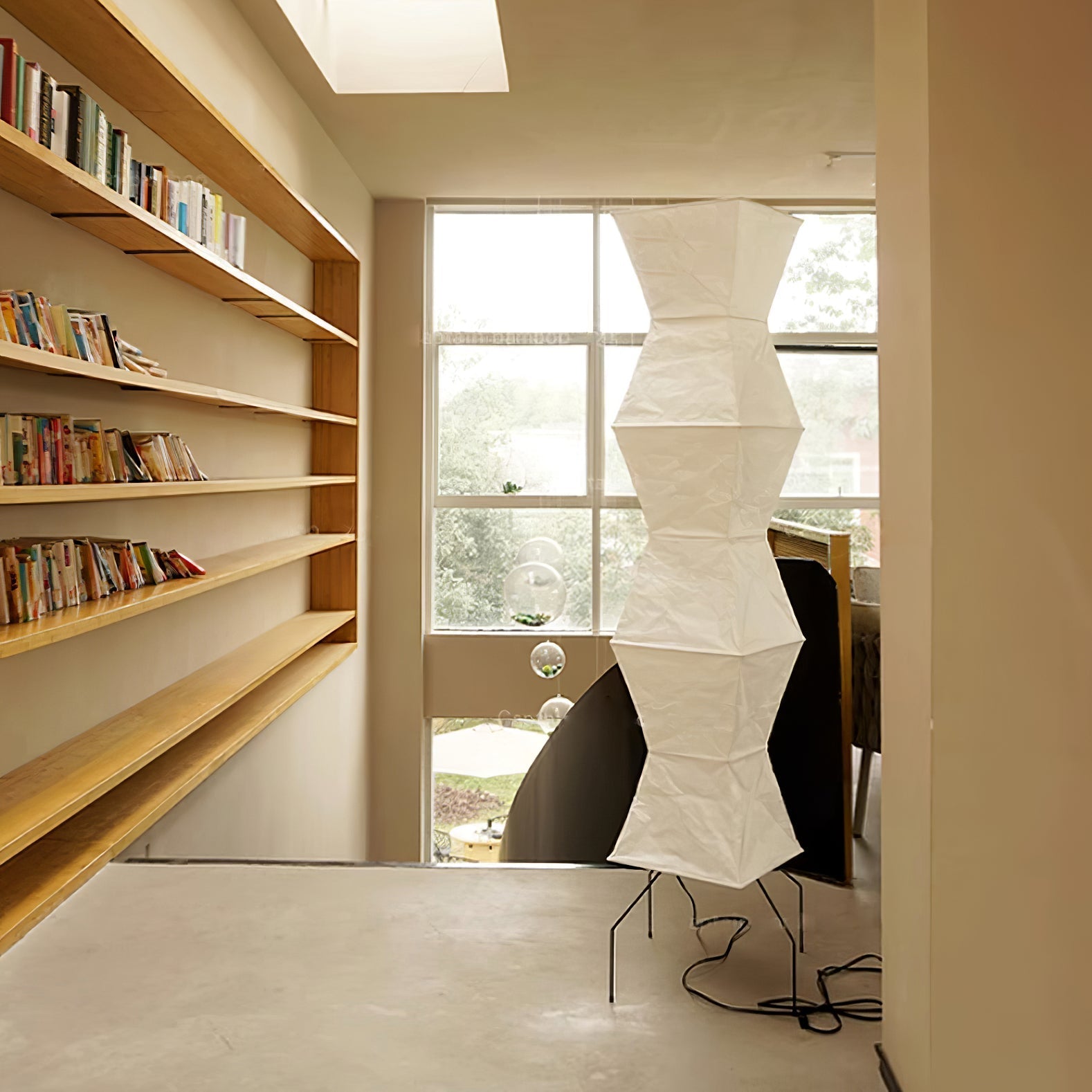 Alellan Sculptural Floor Lamp