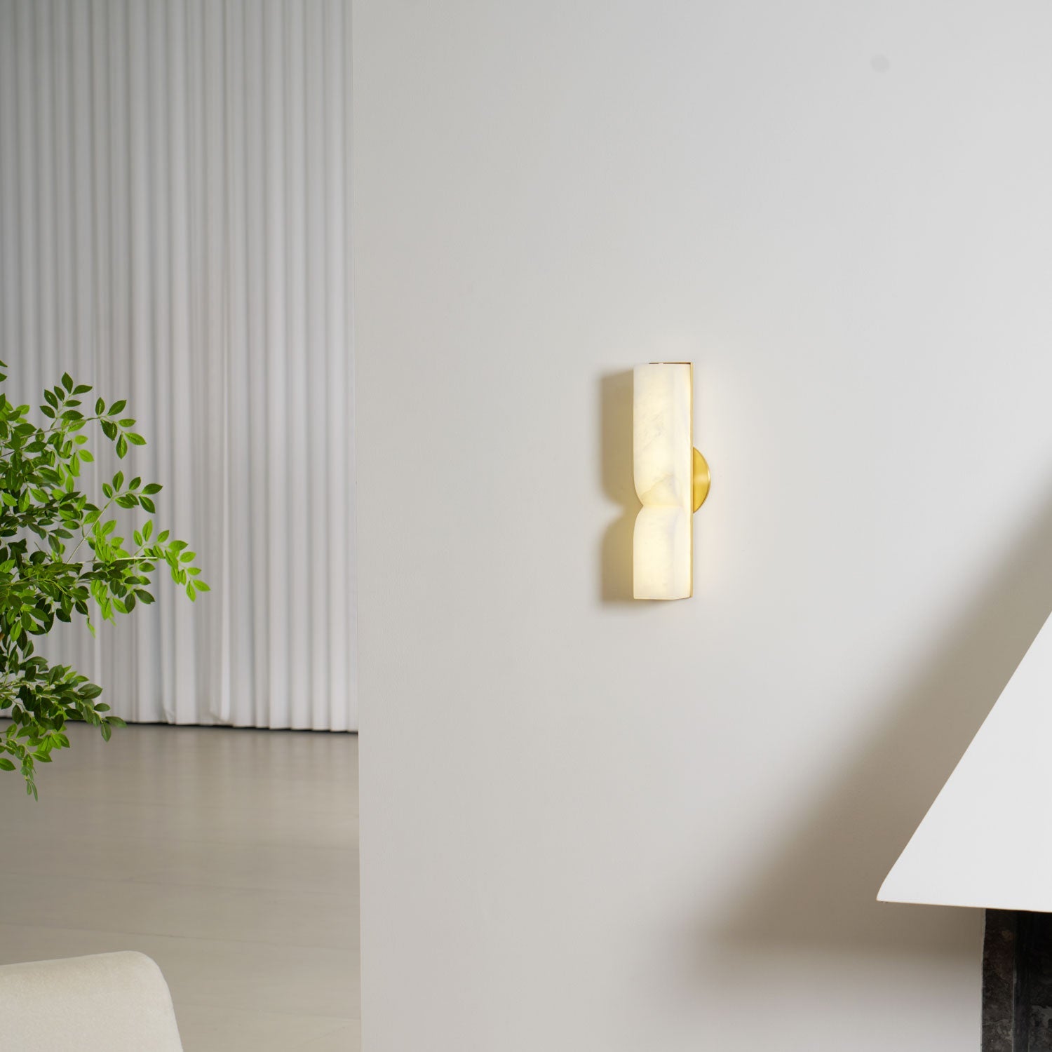 Soroza Alabaster Wall Light