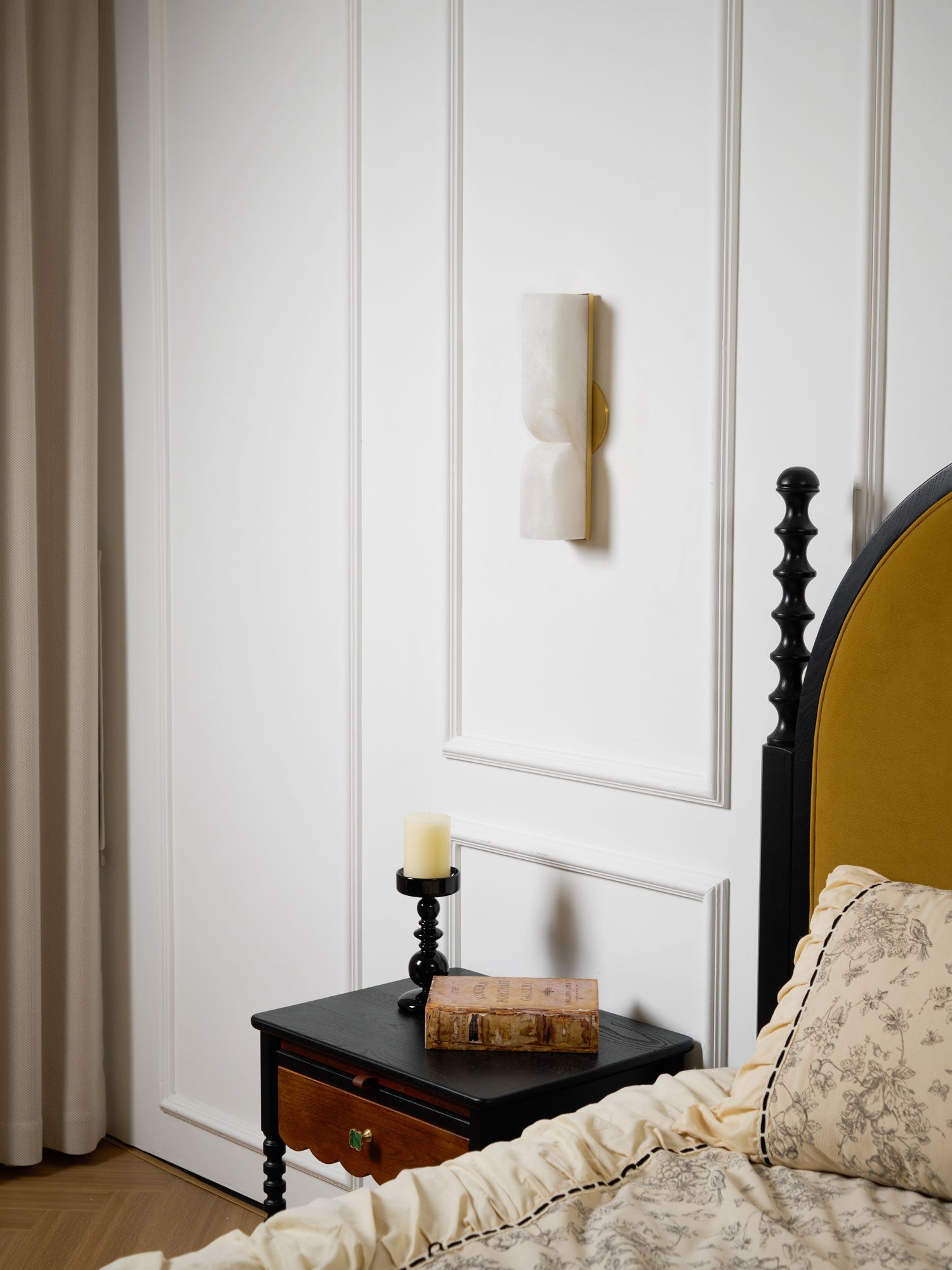 Soroza Alabaster Wall Light