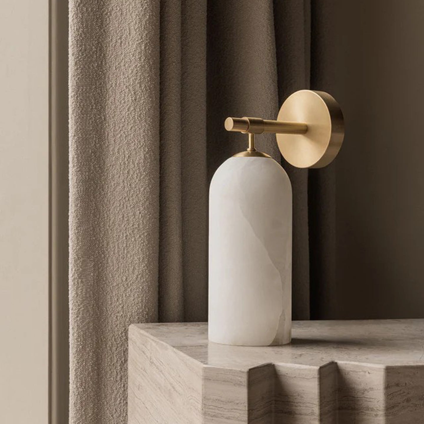 Hadeno Alabaster Wall Light