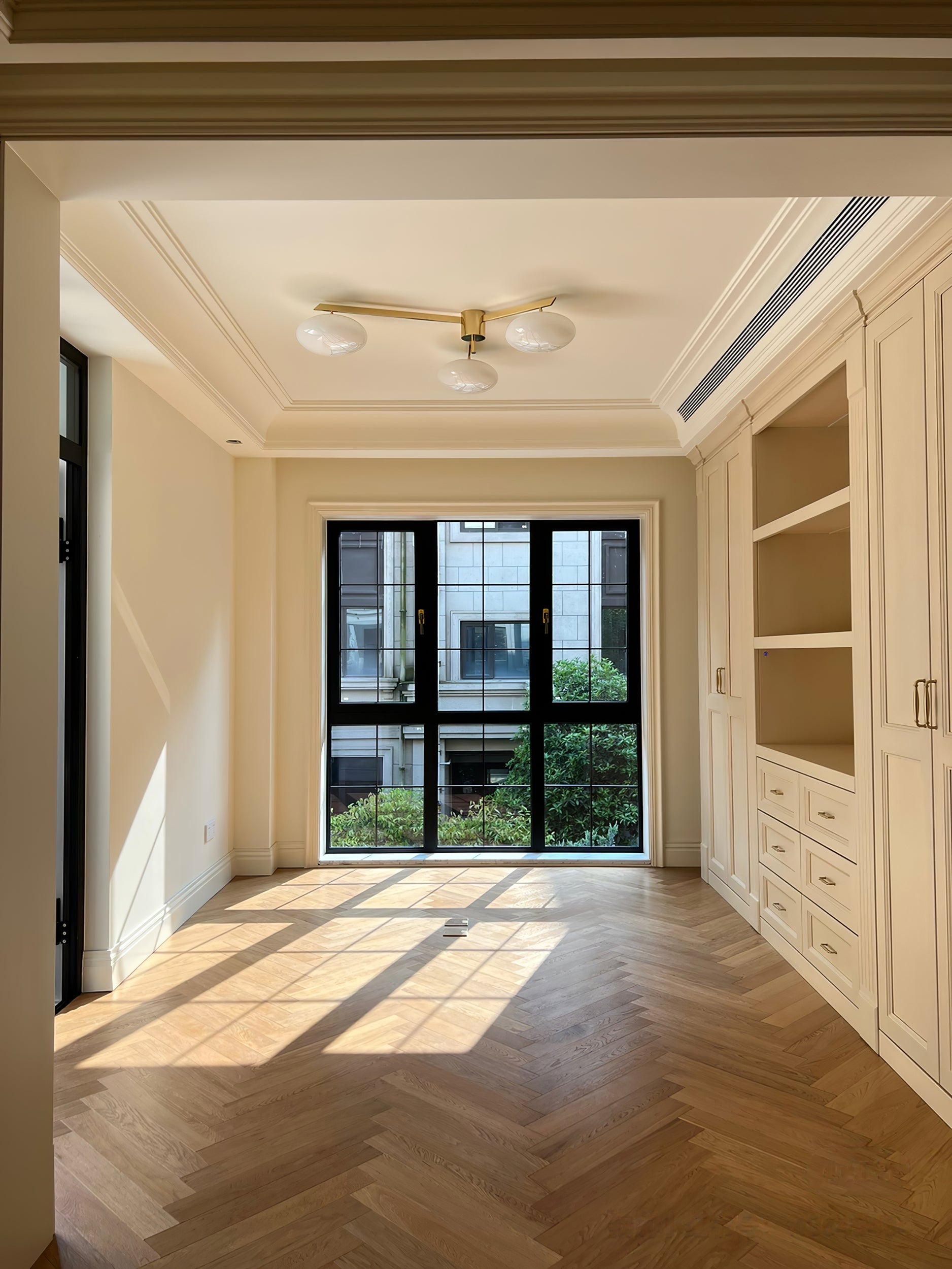 Ivane Deco Ceiling Light