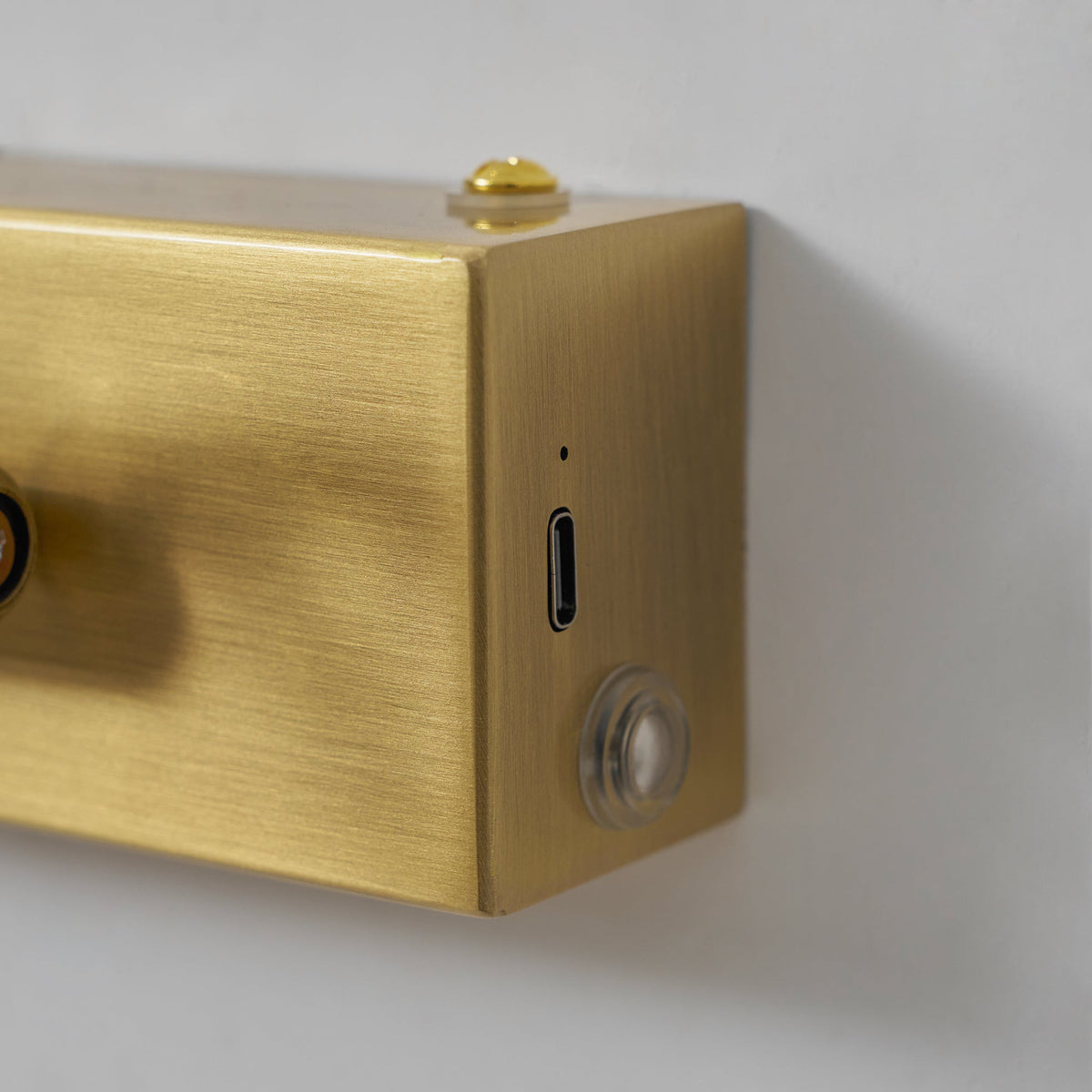 Moxero Linear Wall Light