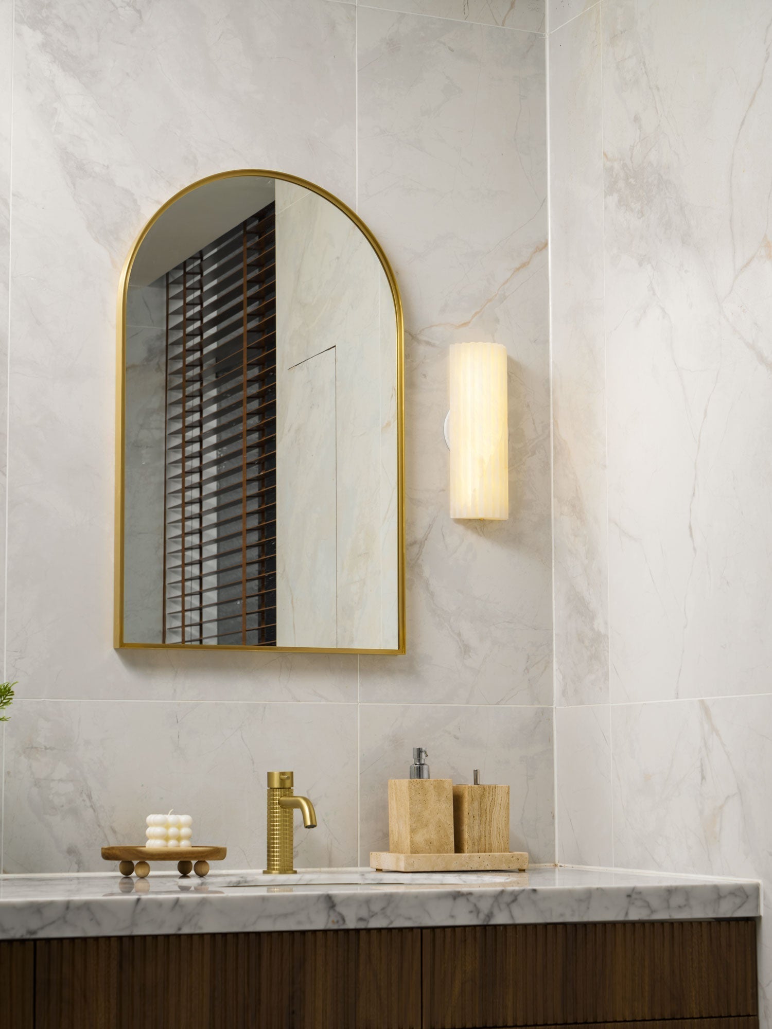Arralna Alabaster Wall Light