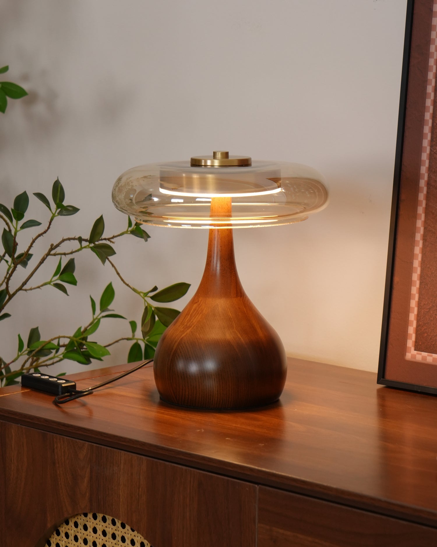 Aravorin Table Lamp
