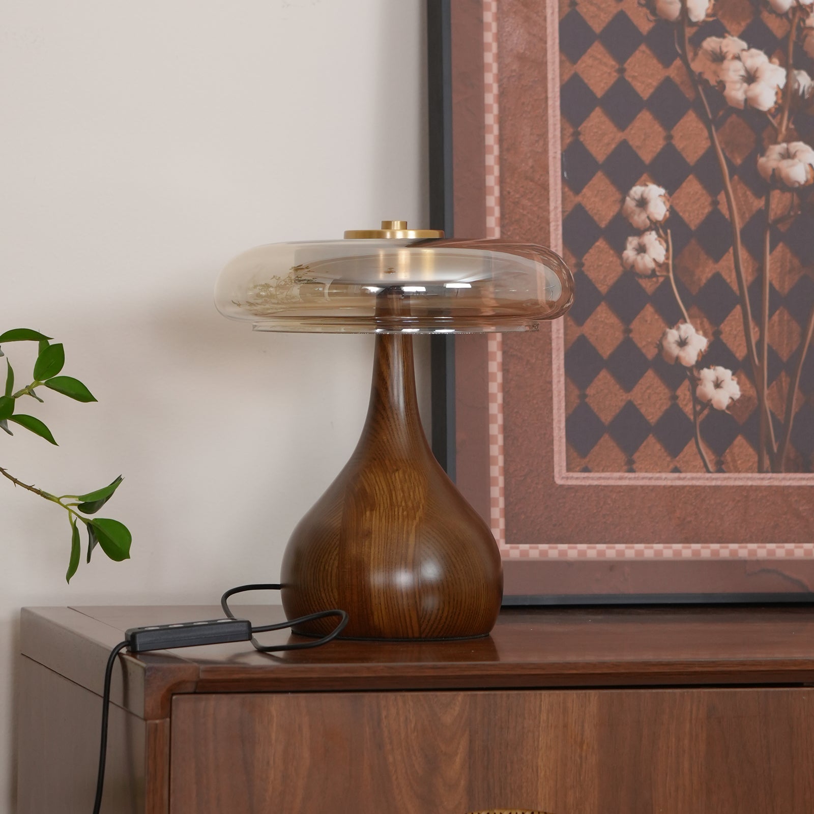 Aravorin Table Lamp