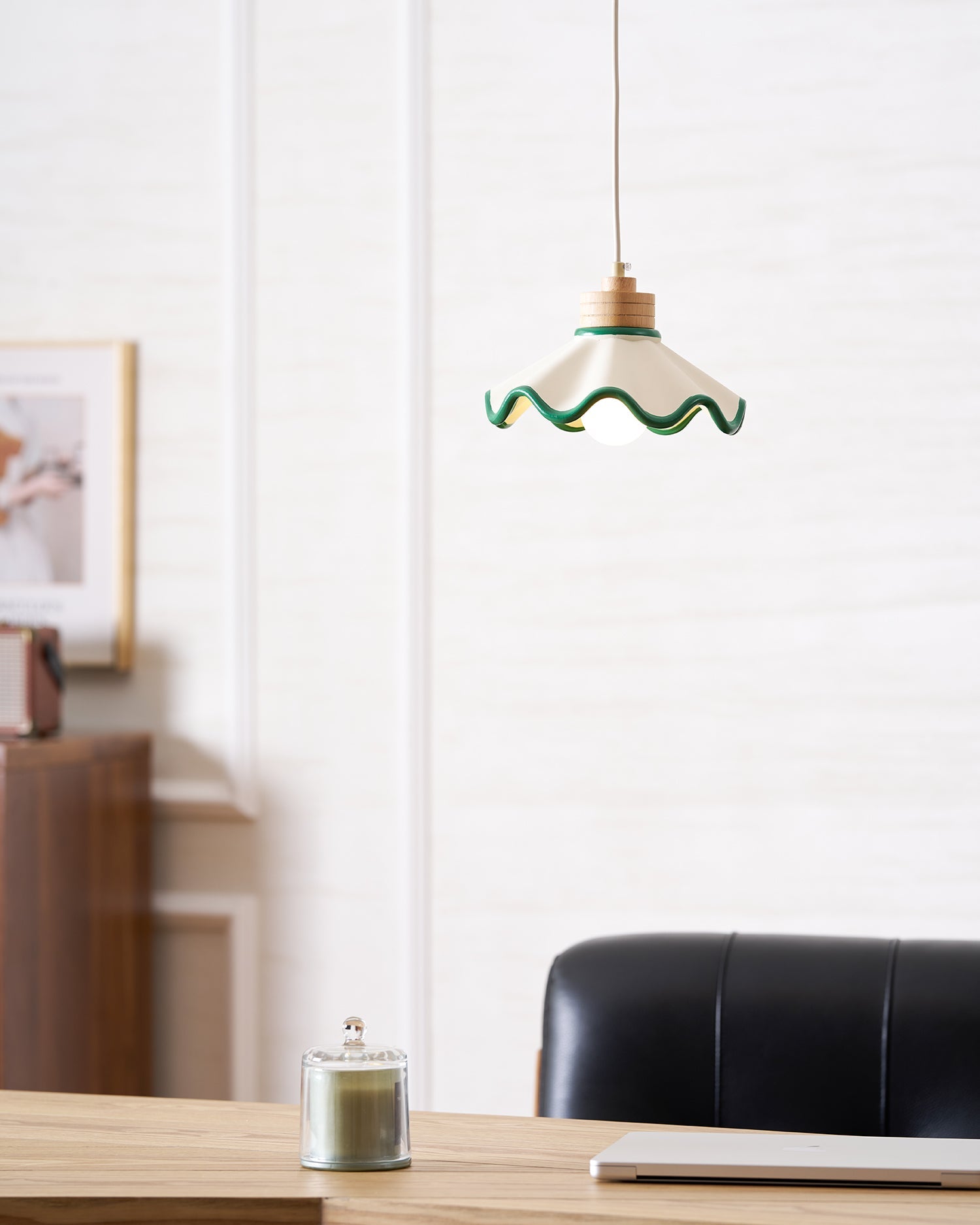 Najano Scalloped Pendant Light