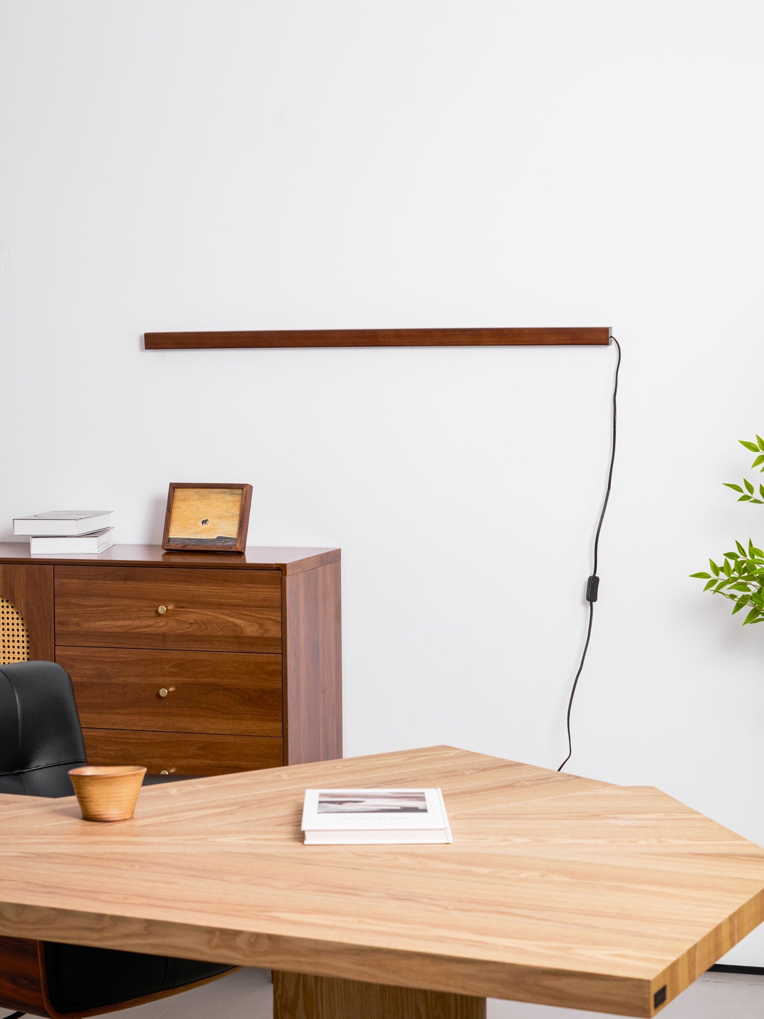 Gomeron Linear Wall Light