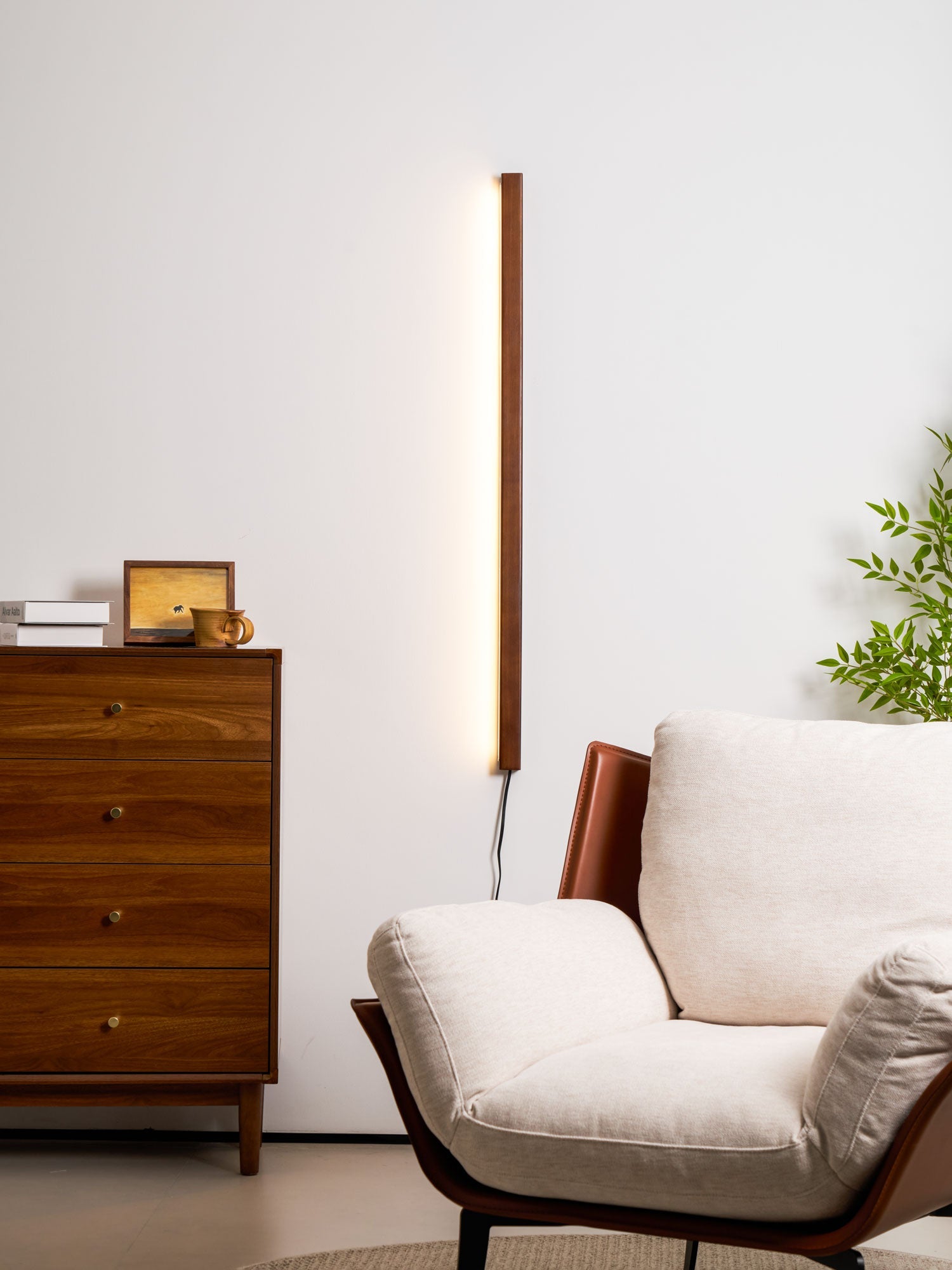 Gomeron Linear Wall Light