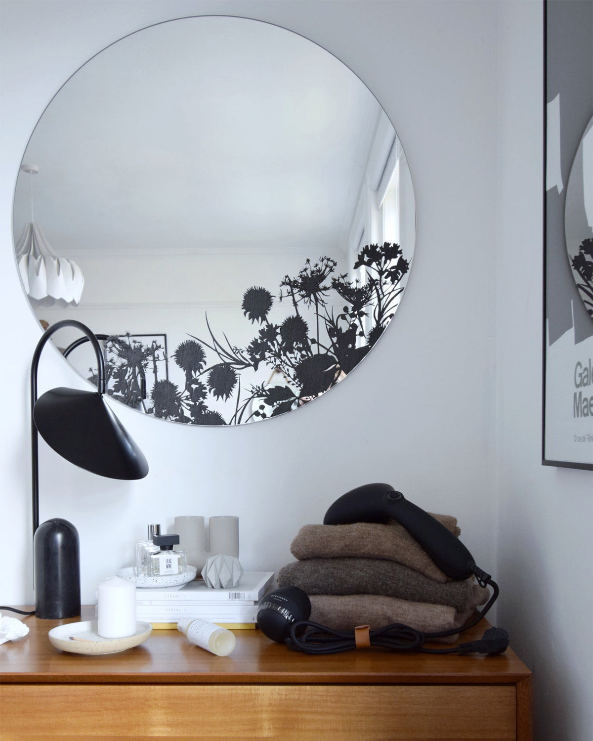 Guval Minimalist Table Lamp