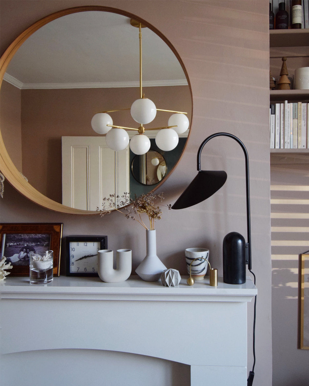Guval Minimalist Table Lamp