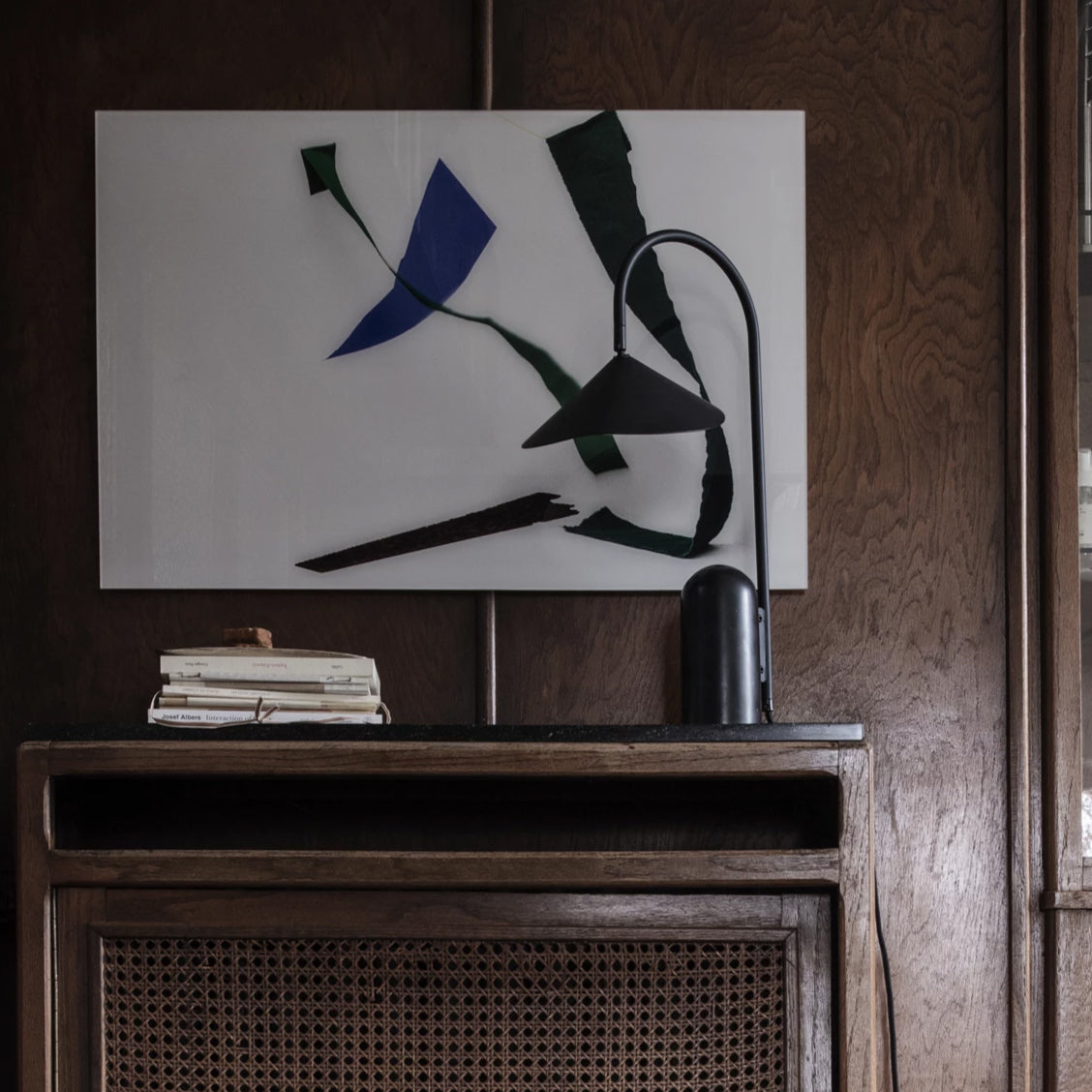 Guval Minimalist Table Lamp