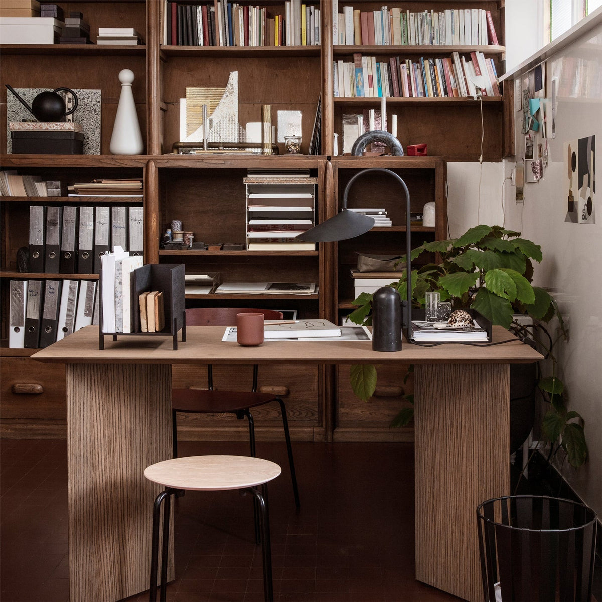 Guval Minimalist Table Lamp