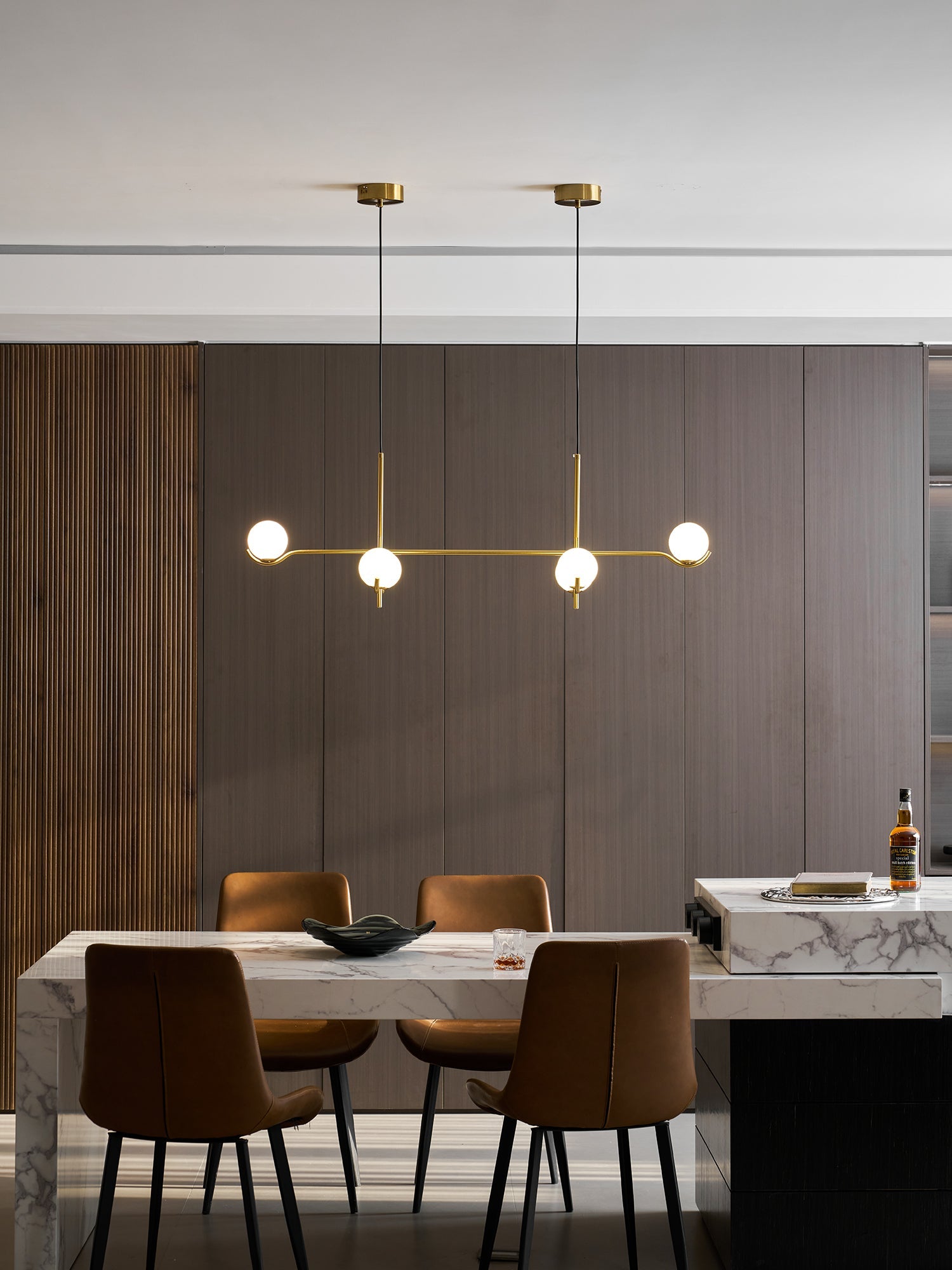 Avaleo Globe Pendant Light