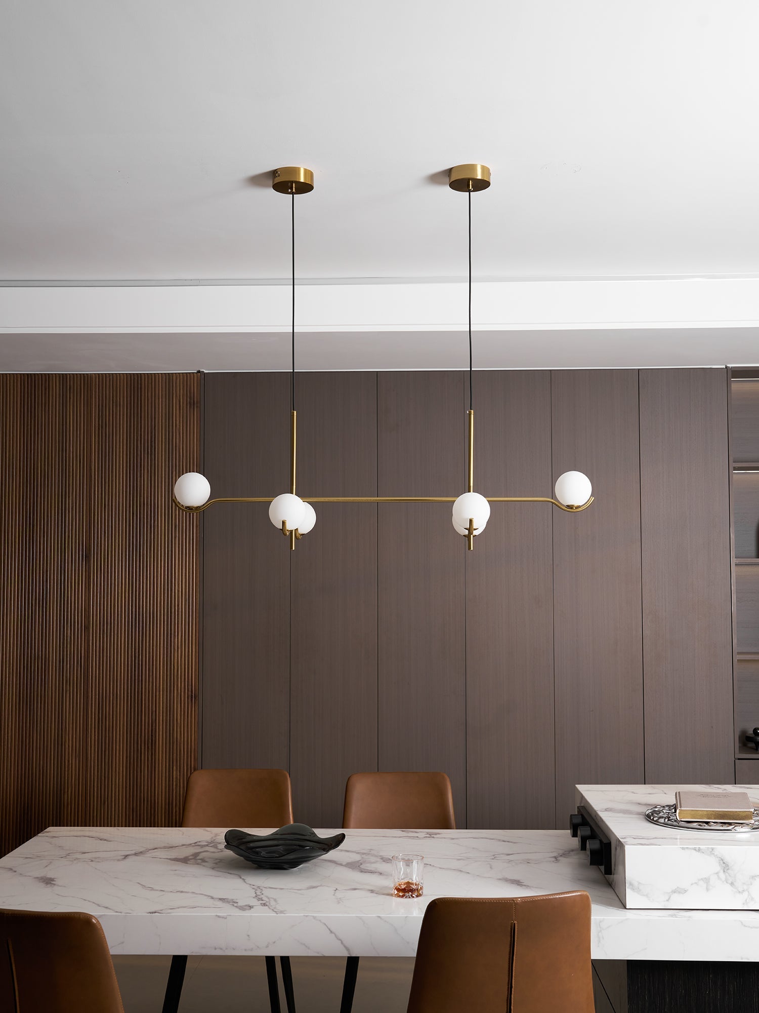 Avaleo Globe Pendant Light