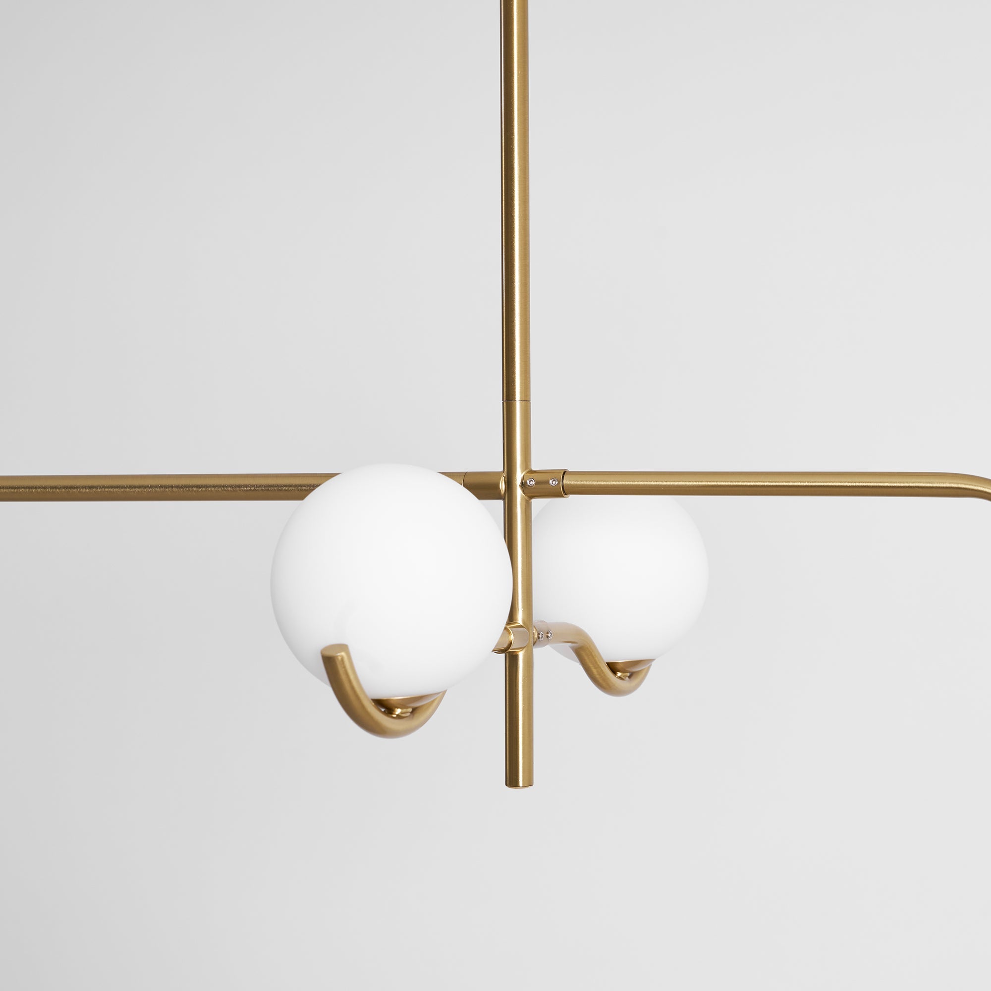 Avaleo Globe Pendant Light