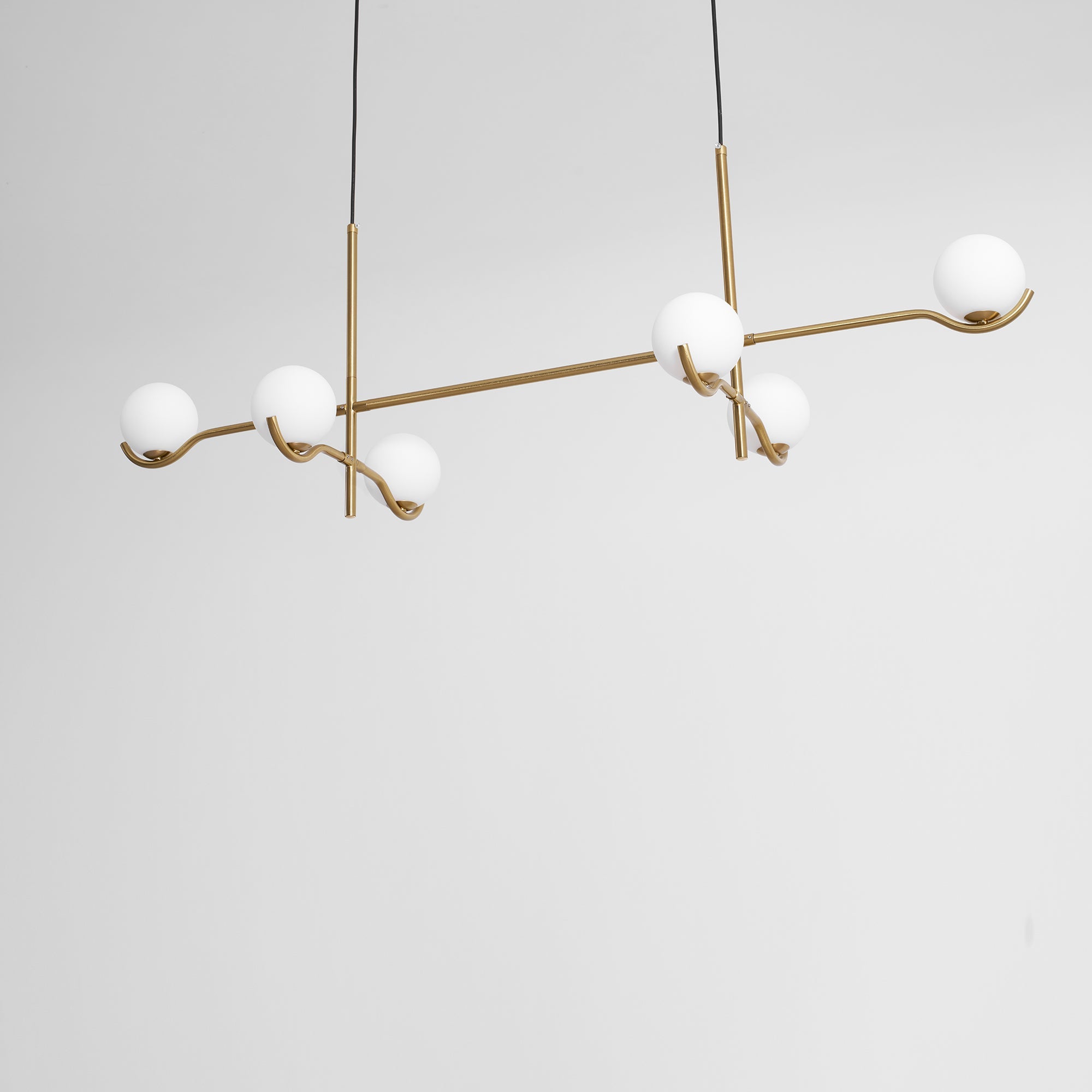 Avaleo Globe Pendant Light