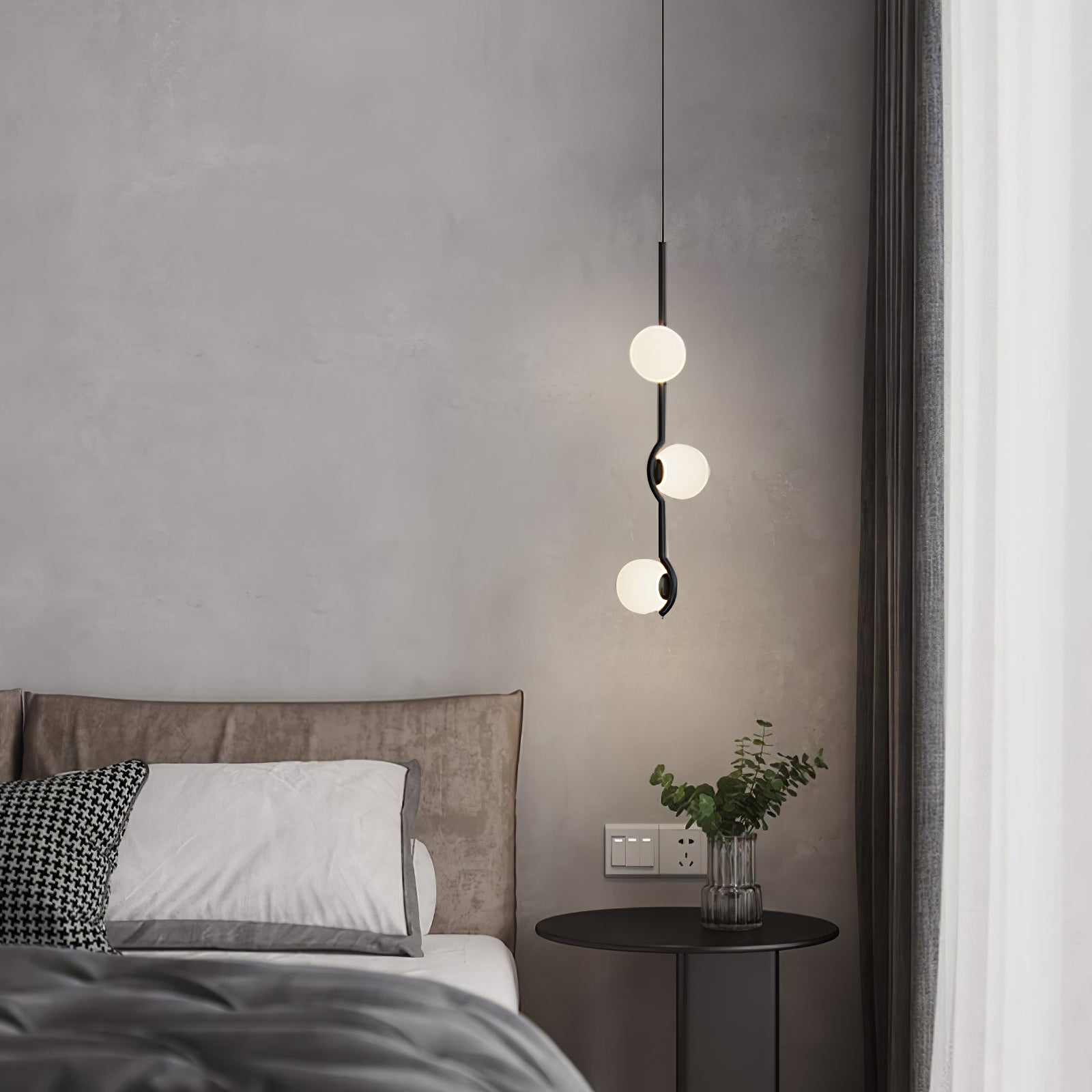 Avaleo Globe Pendant Light