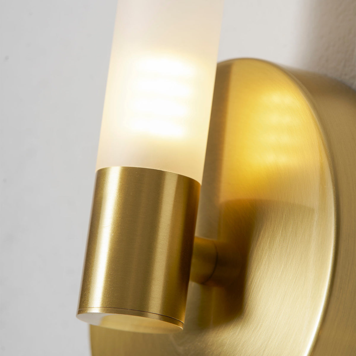 Duhir Modern Wall Light