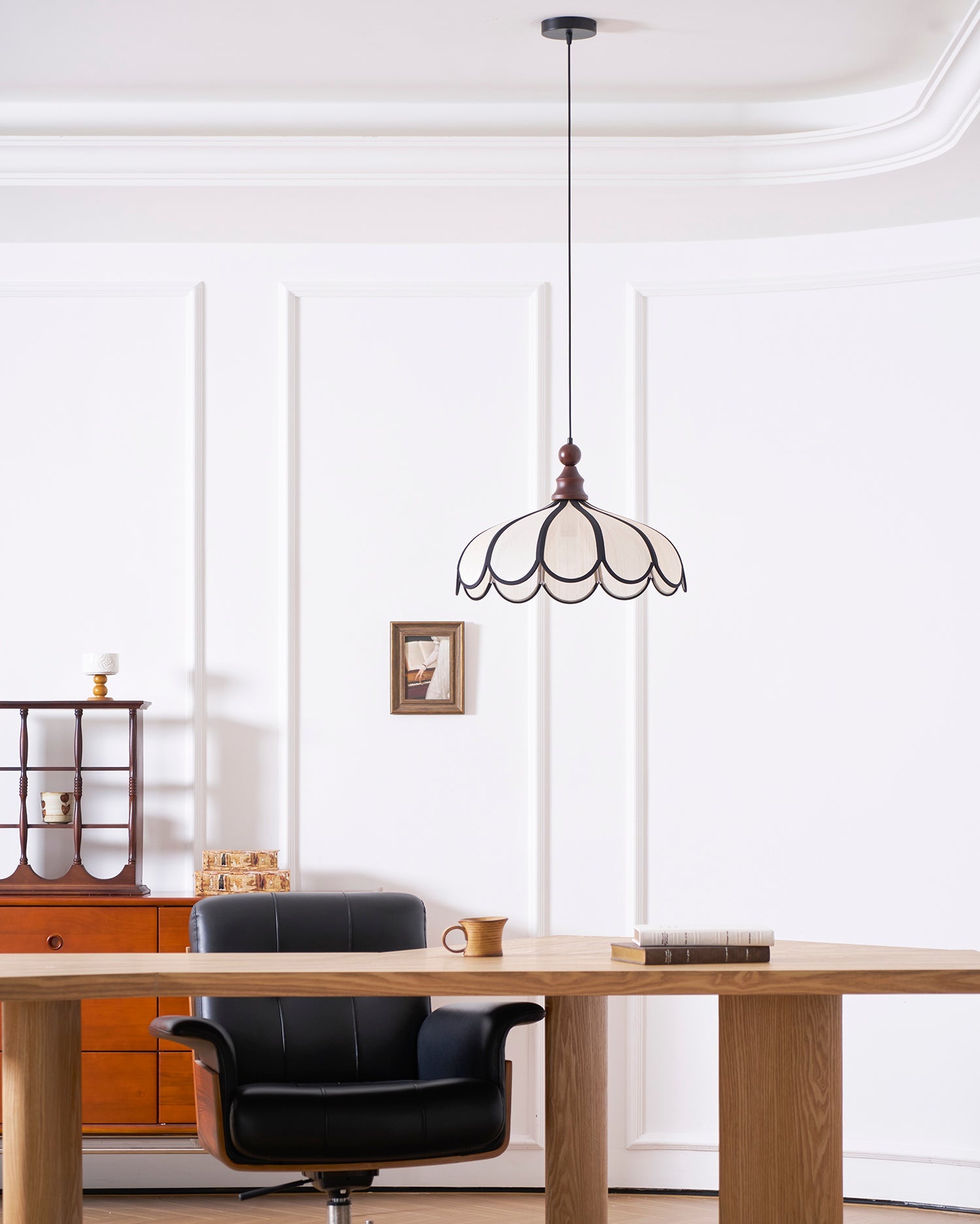 Melaona Scalloped Pendant Light