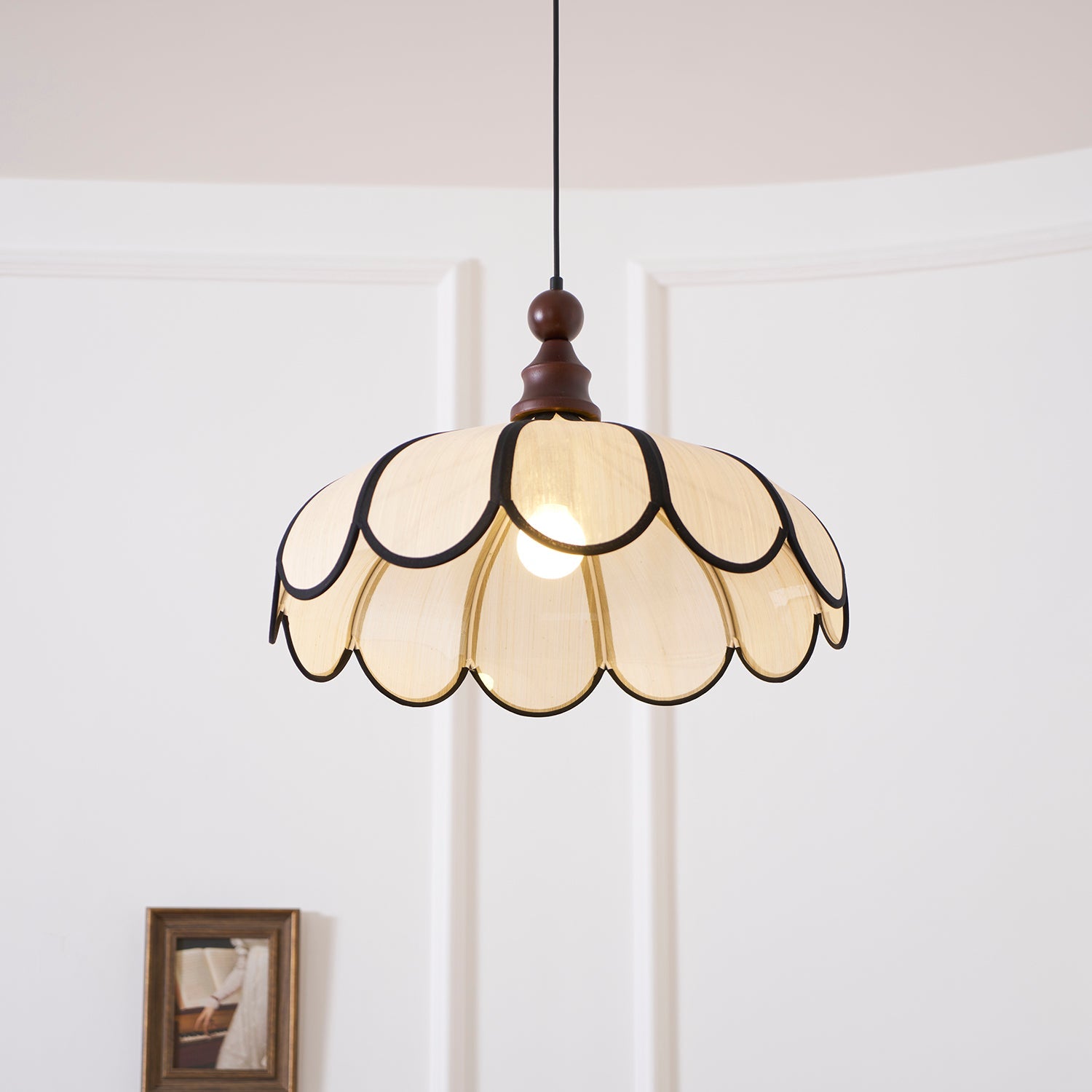 Melaona Scalloped Pendant Light
