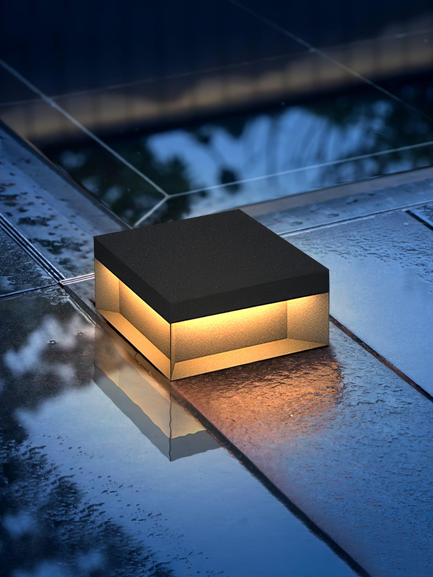 Nolian Outdoor Post Light