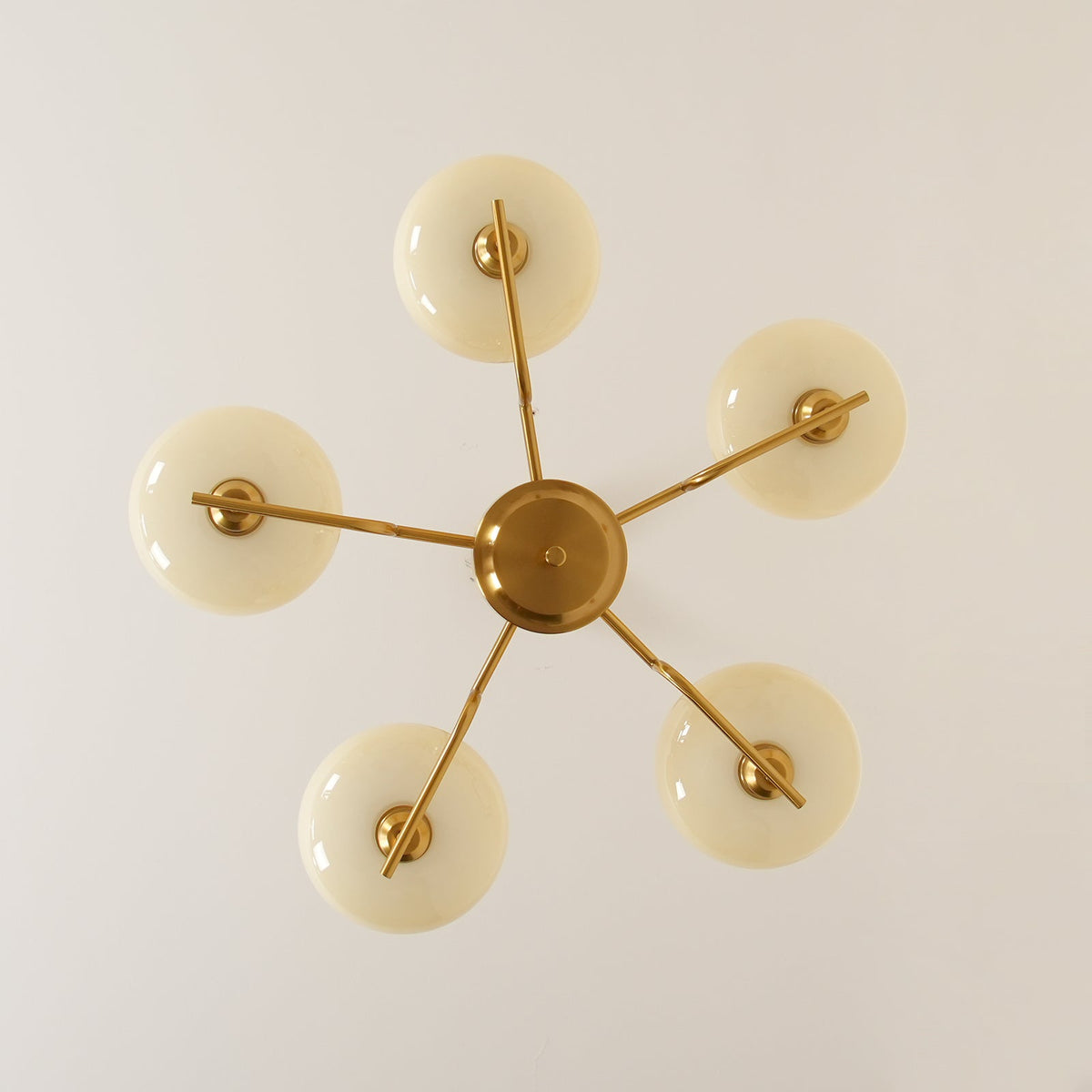 Nevelo Modern Chandelier