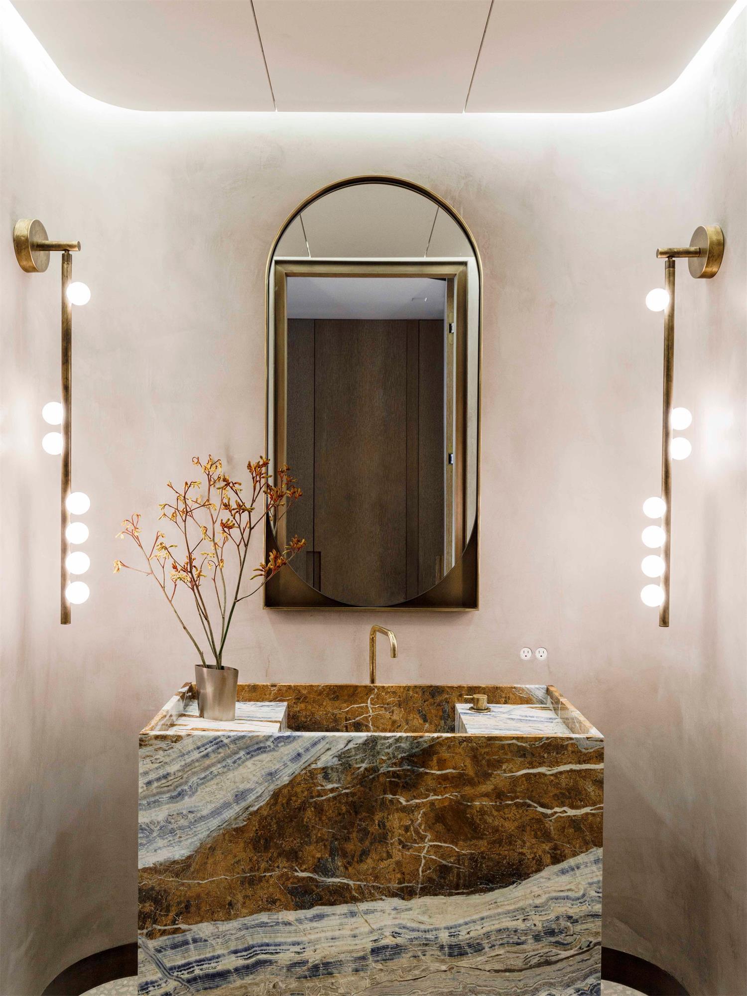 Hati Tube Wall Light