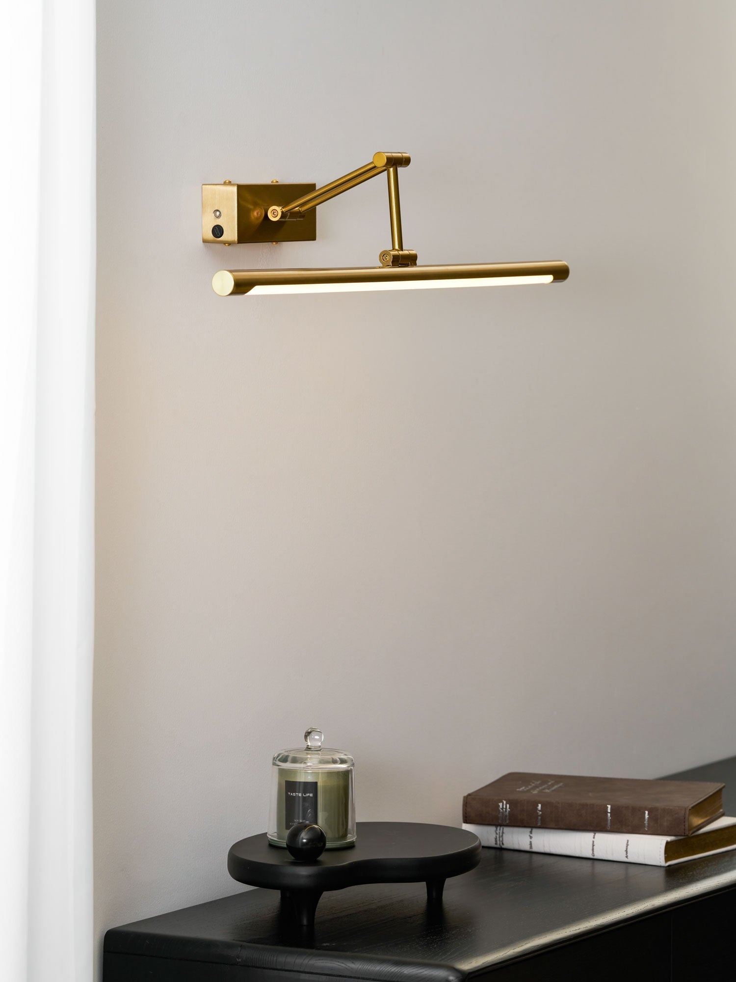 Bavexus Linear Wall Light