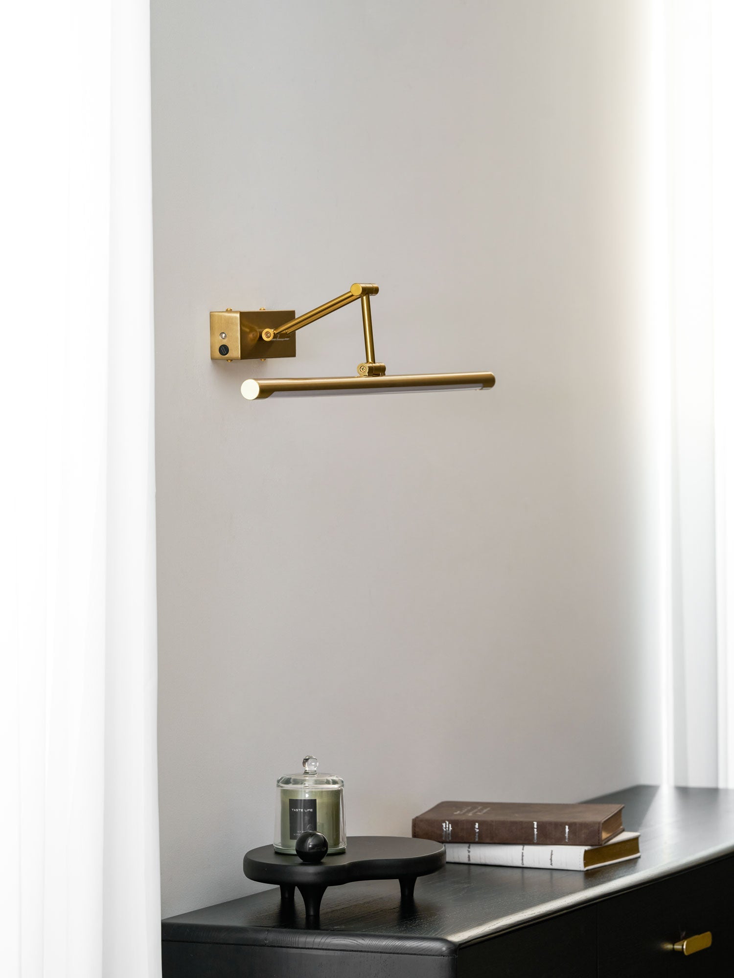 Bavexus Linear Wall Light