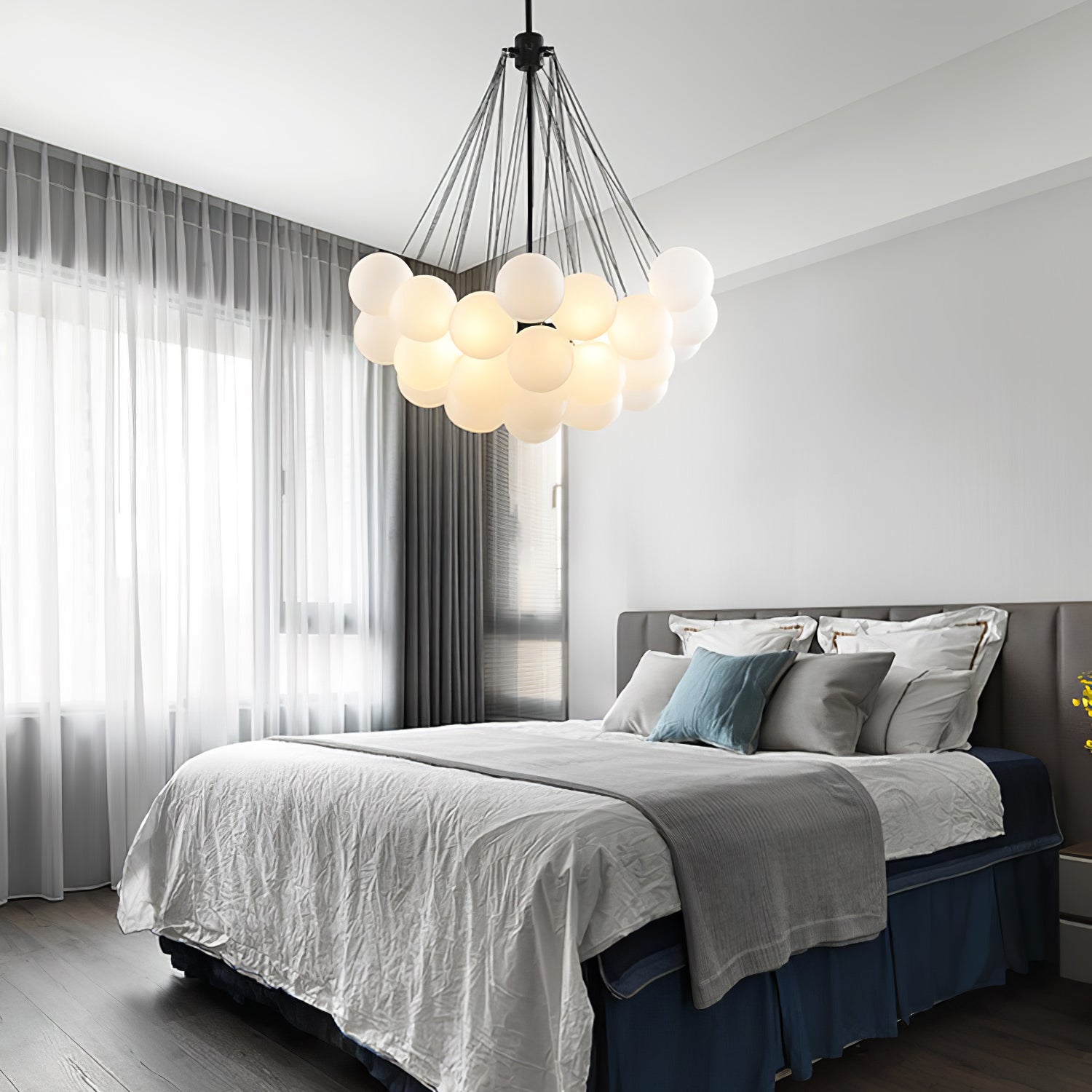 Aloralo Globe Chandelier